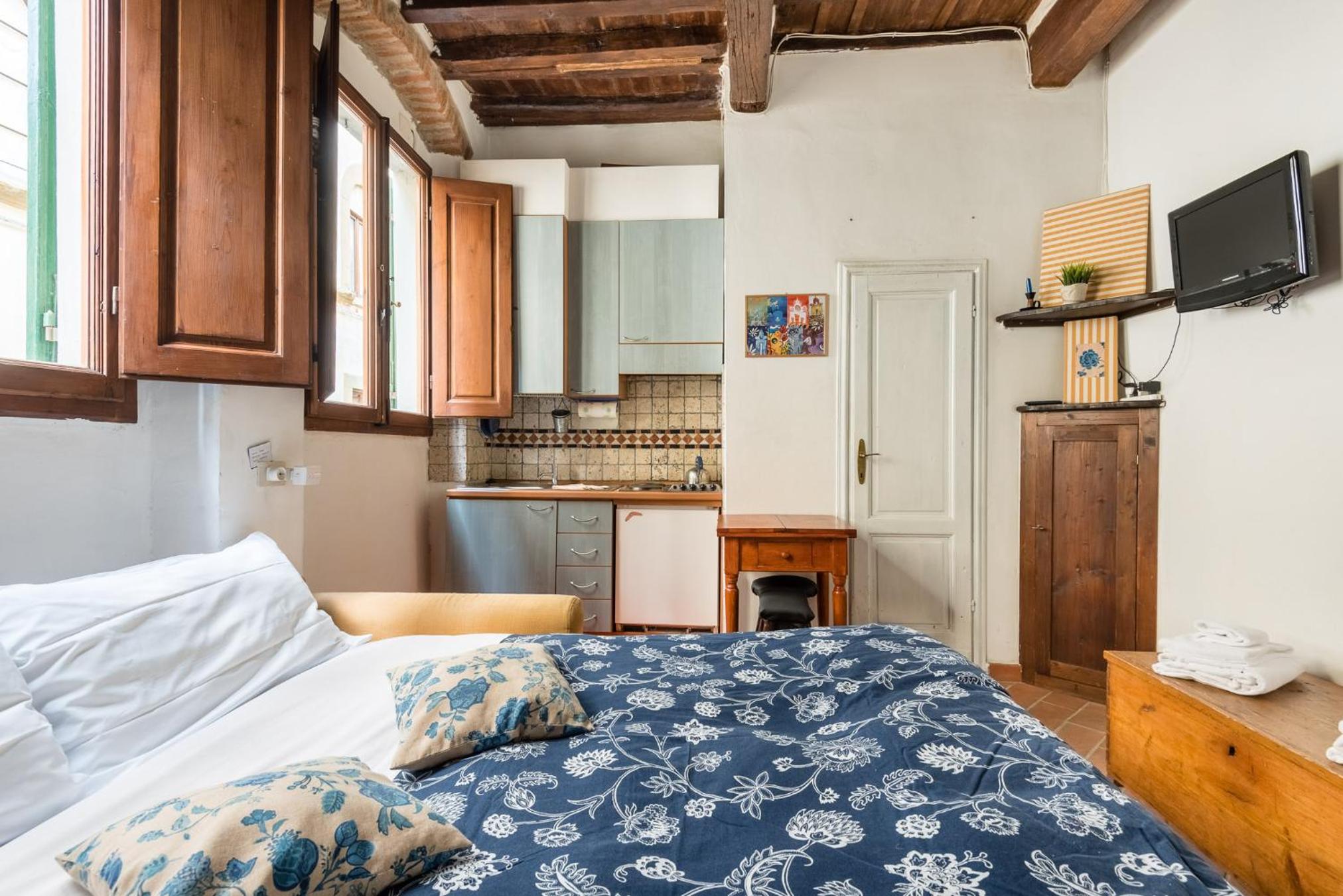 Central and comfortable studio in Florence