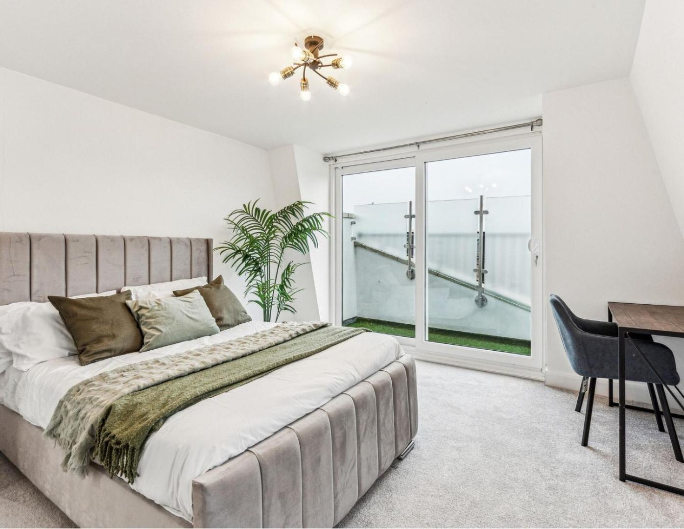 Stunning Top Floor London Apartment