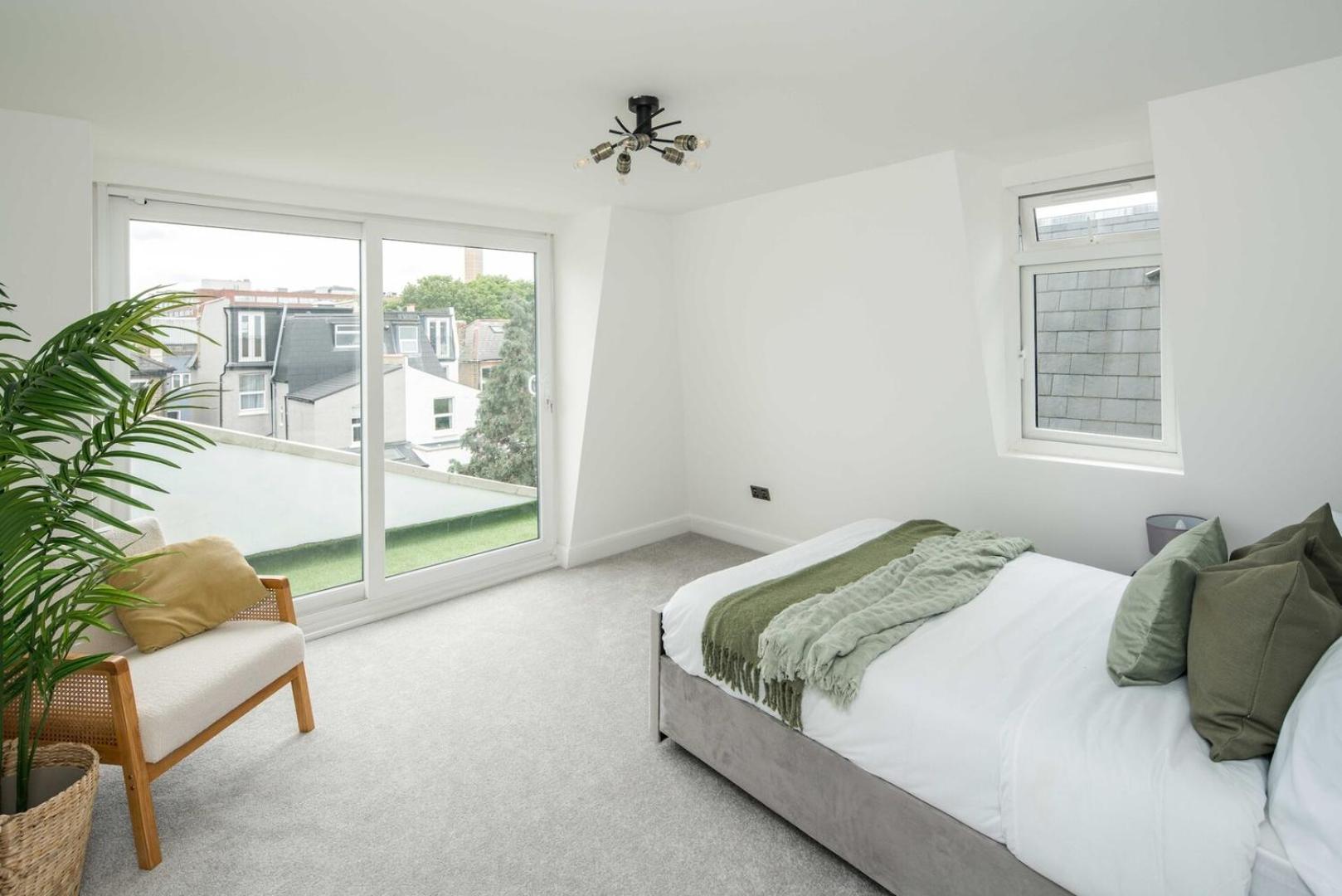Stunning Top Floor London Apartment