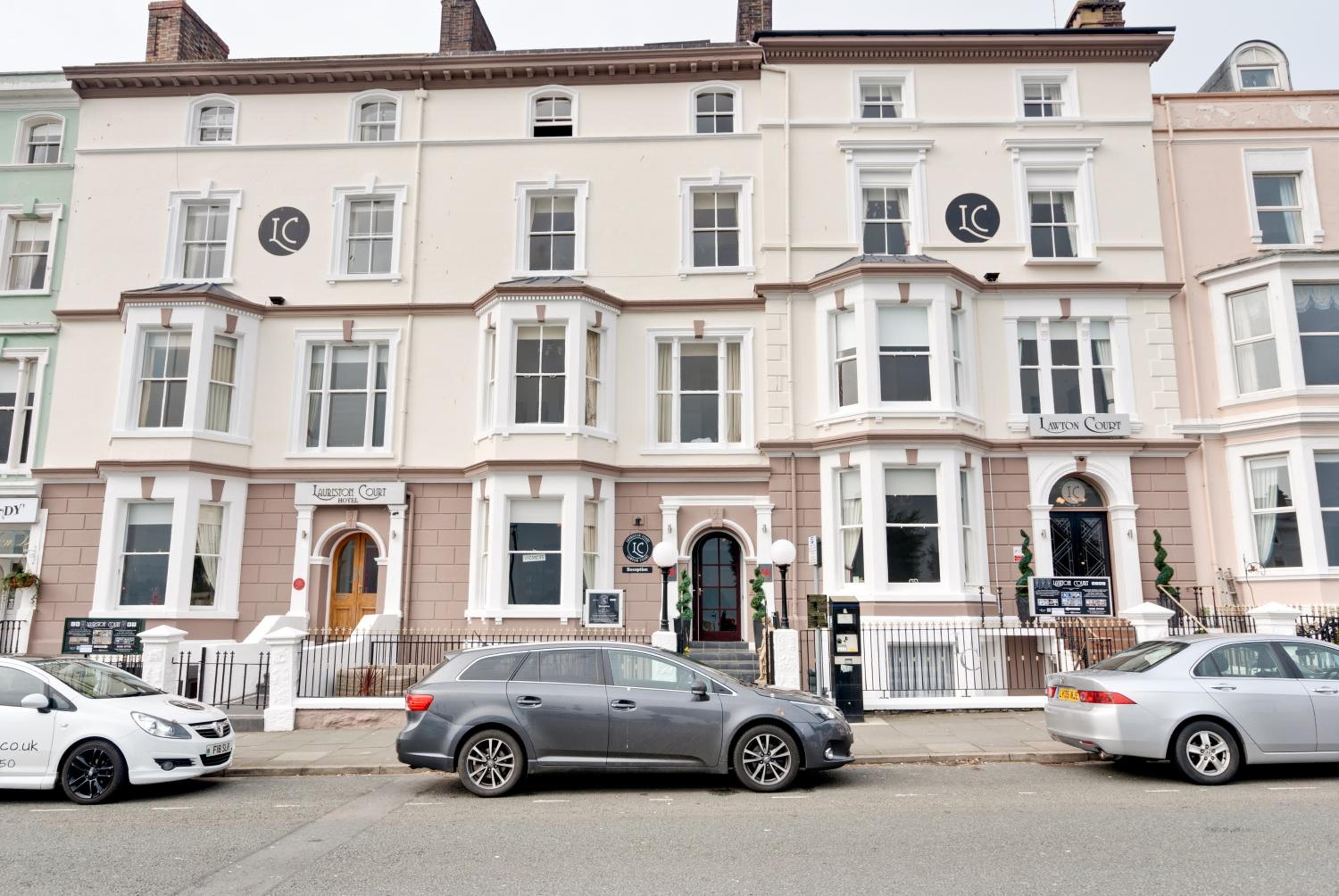 Hotel Lauriston & Lawton Court Hotel - Image 1