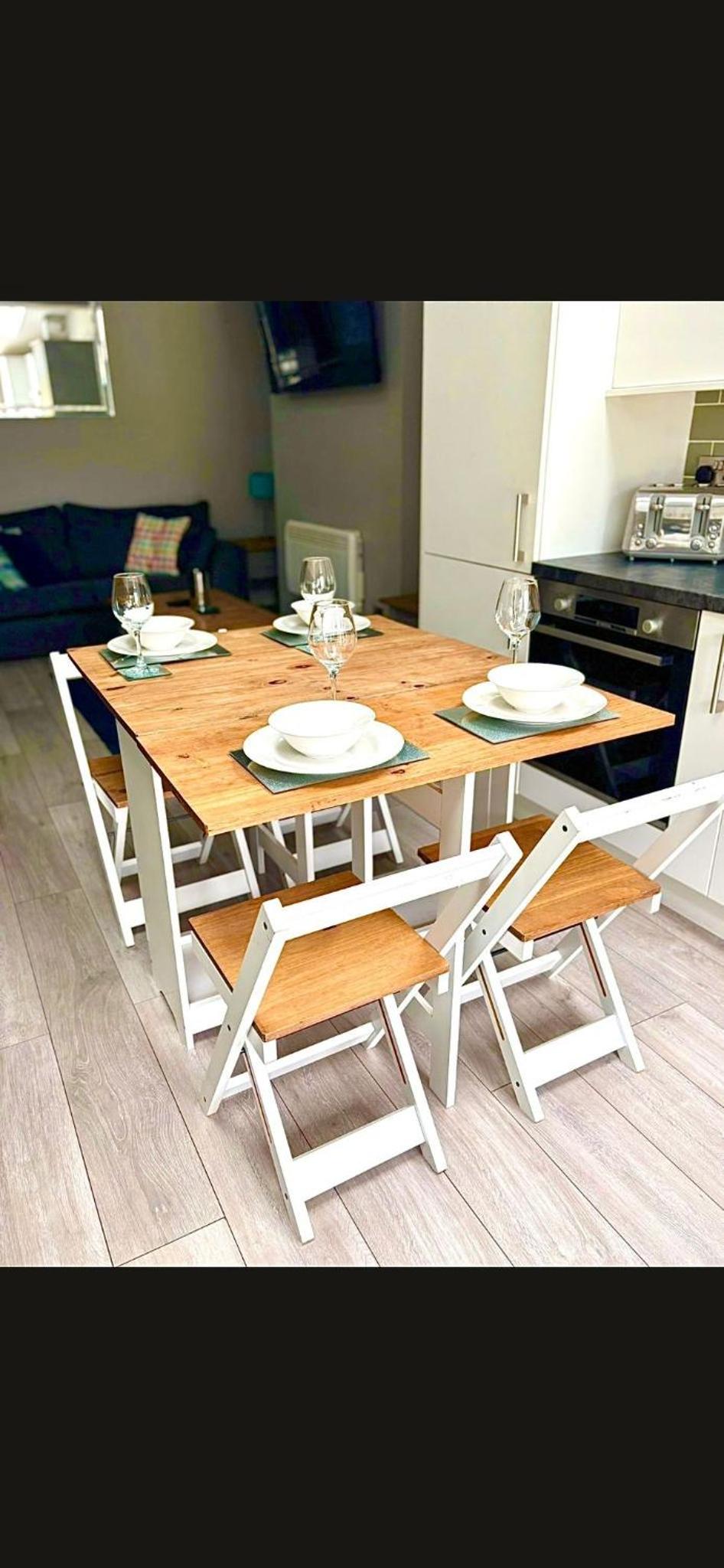 LYNNTON HOUSE Stunning 6 bed Town Centre House ALL with En-Suites Prime Location Tamworth