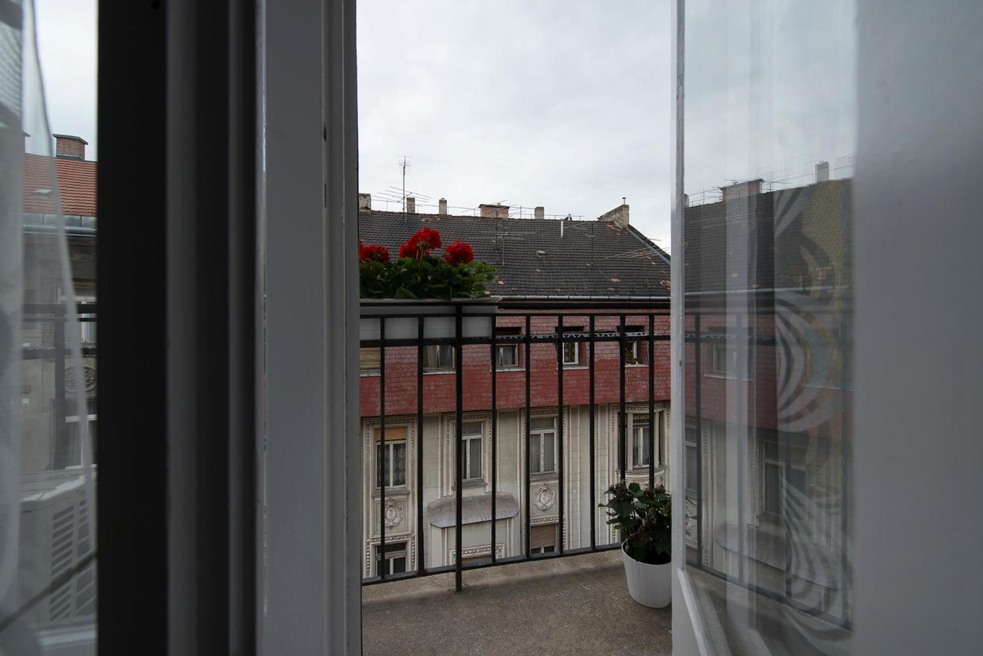 Monroe Central Budapest view 4