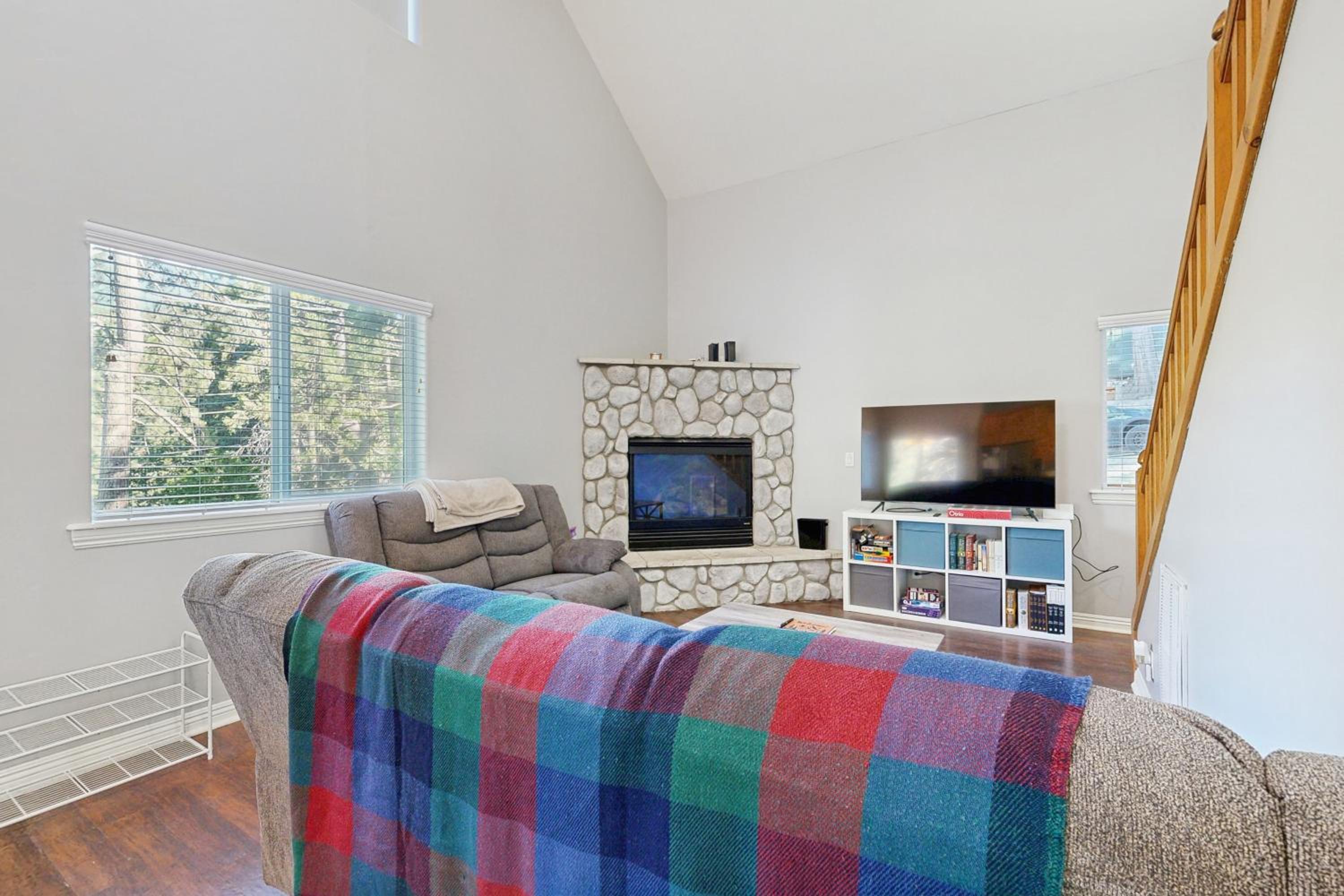 7 Mi to Snow Valley Mountain Resort Quiet Cabin