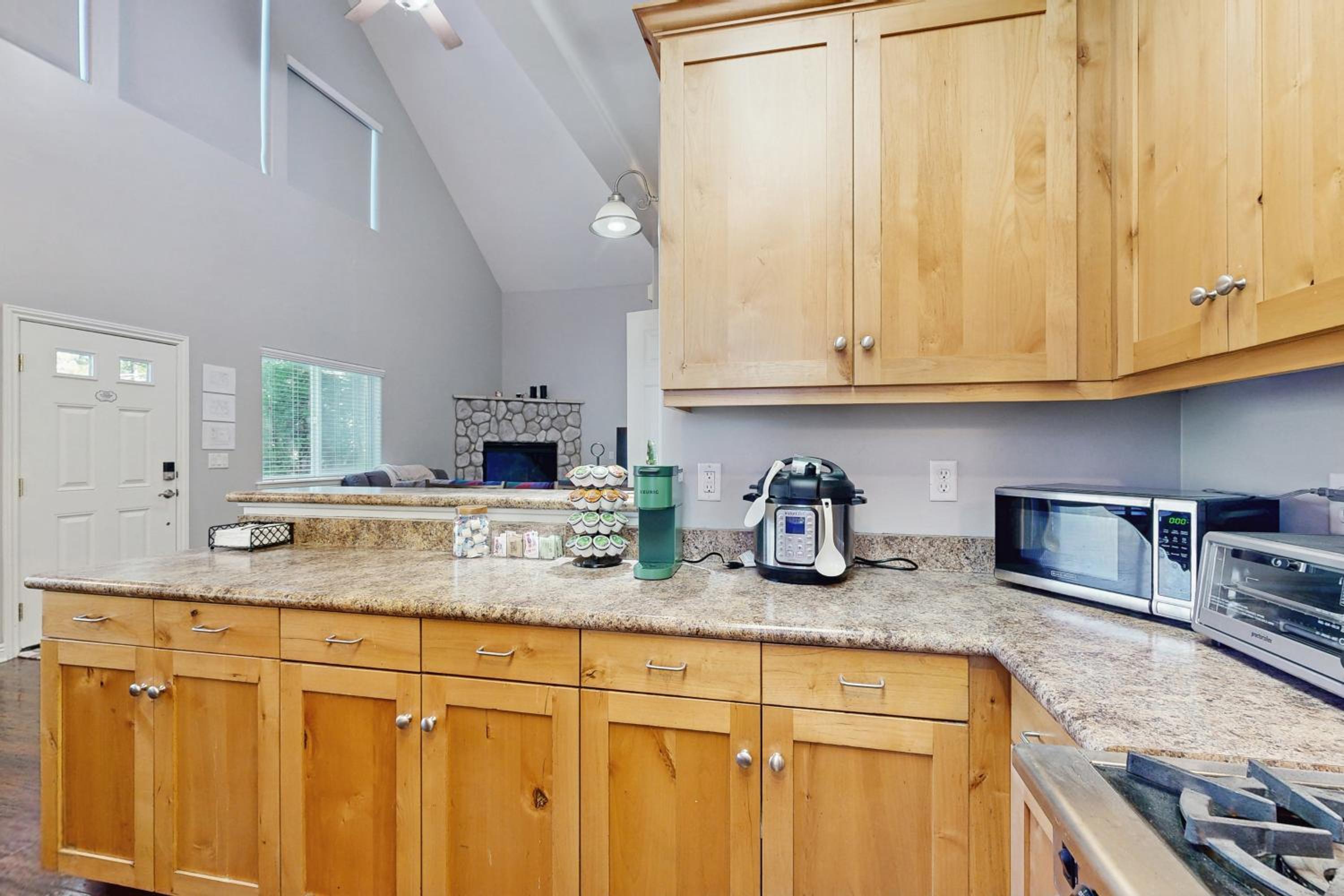 7 Mi to Snow Valley Mountain Resort Quiet Cabin
