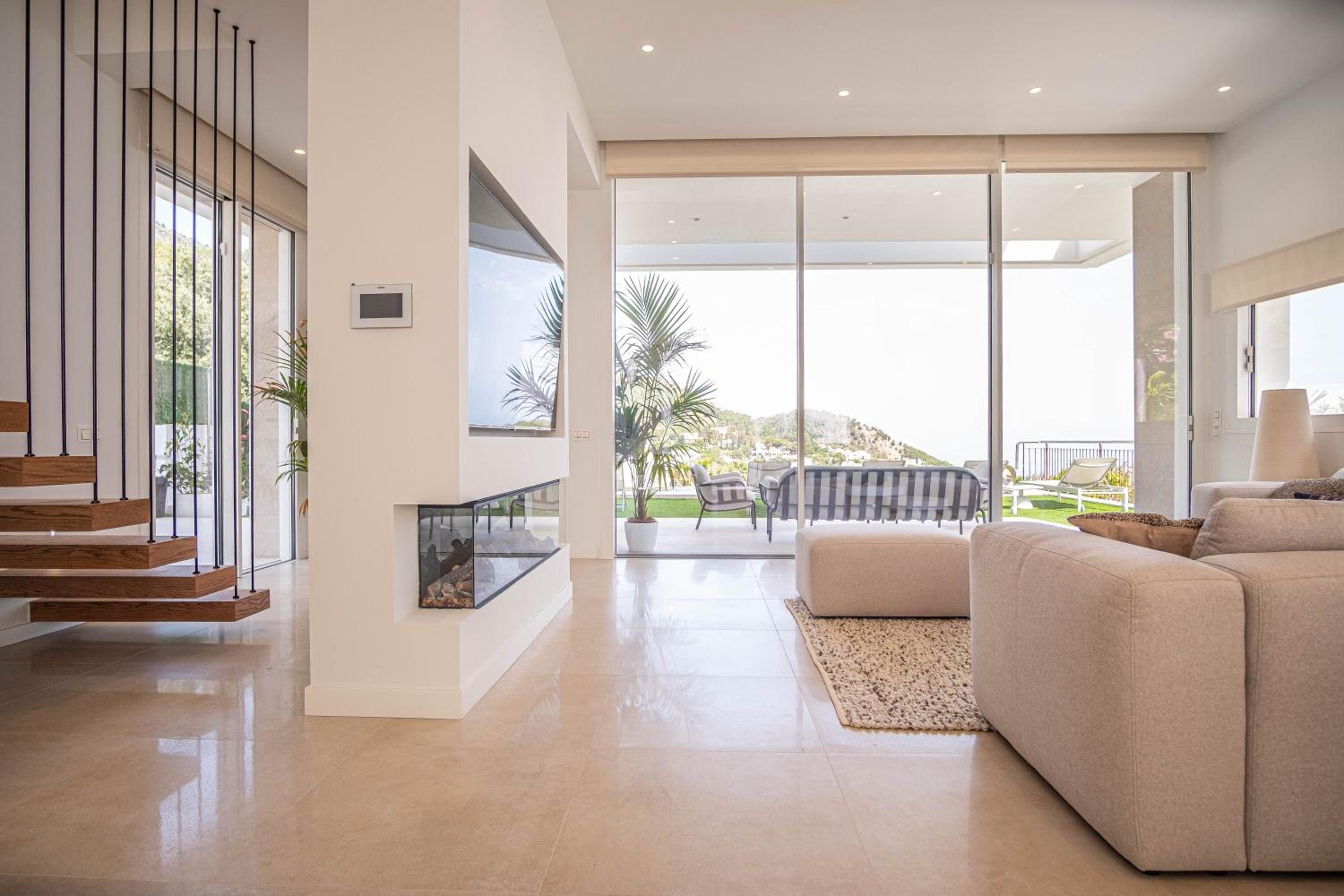 Luxury Villa Sunset Hills by ELE Apartments