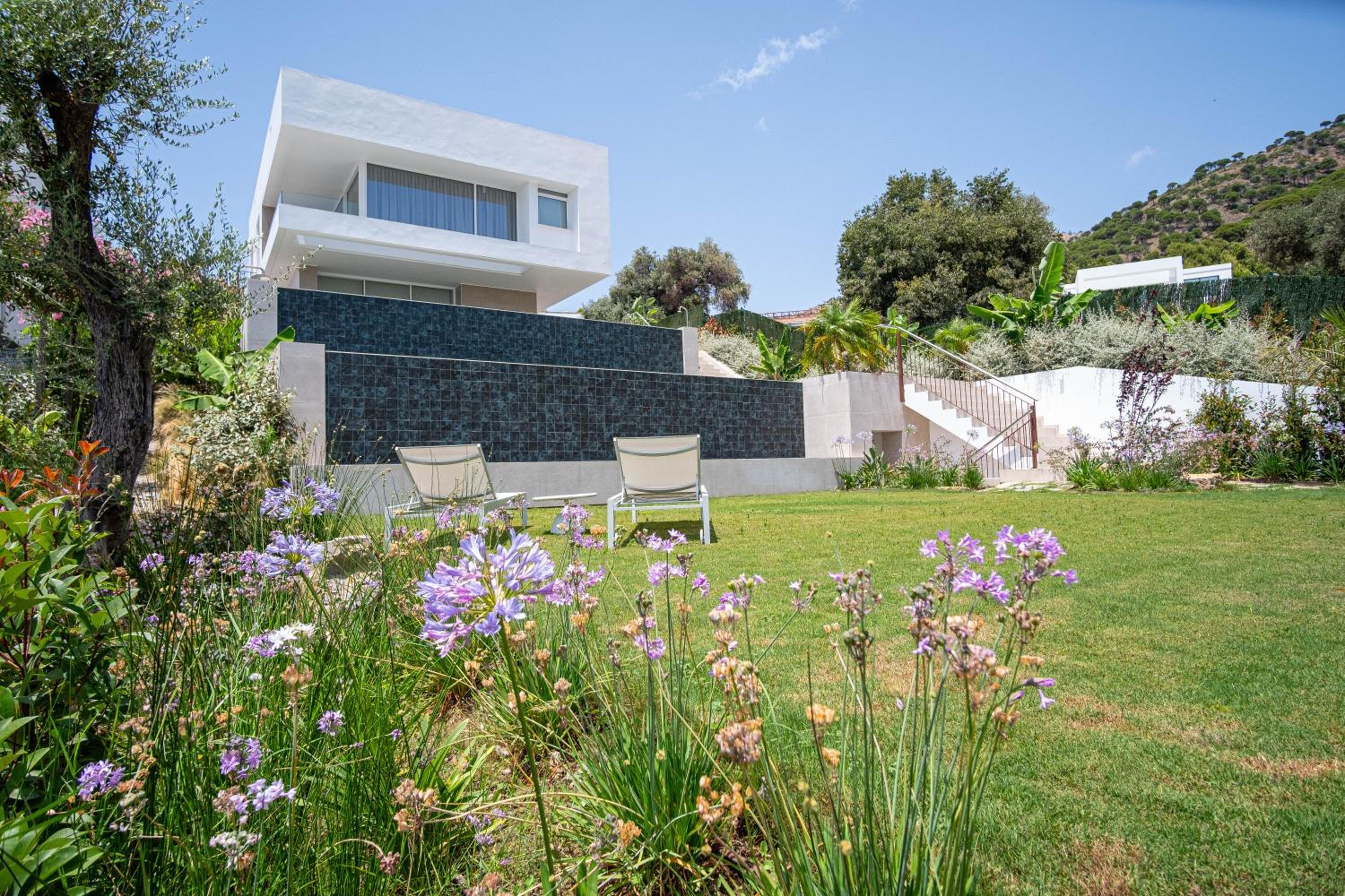 Luxury Villa Sunset Hills by ELE Apartments