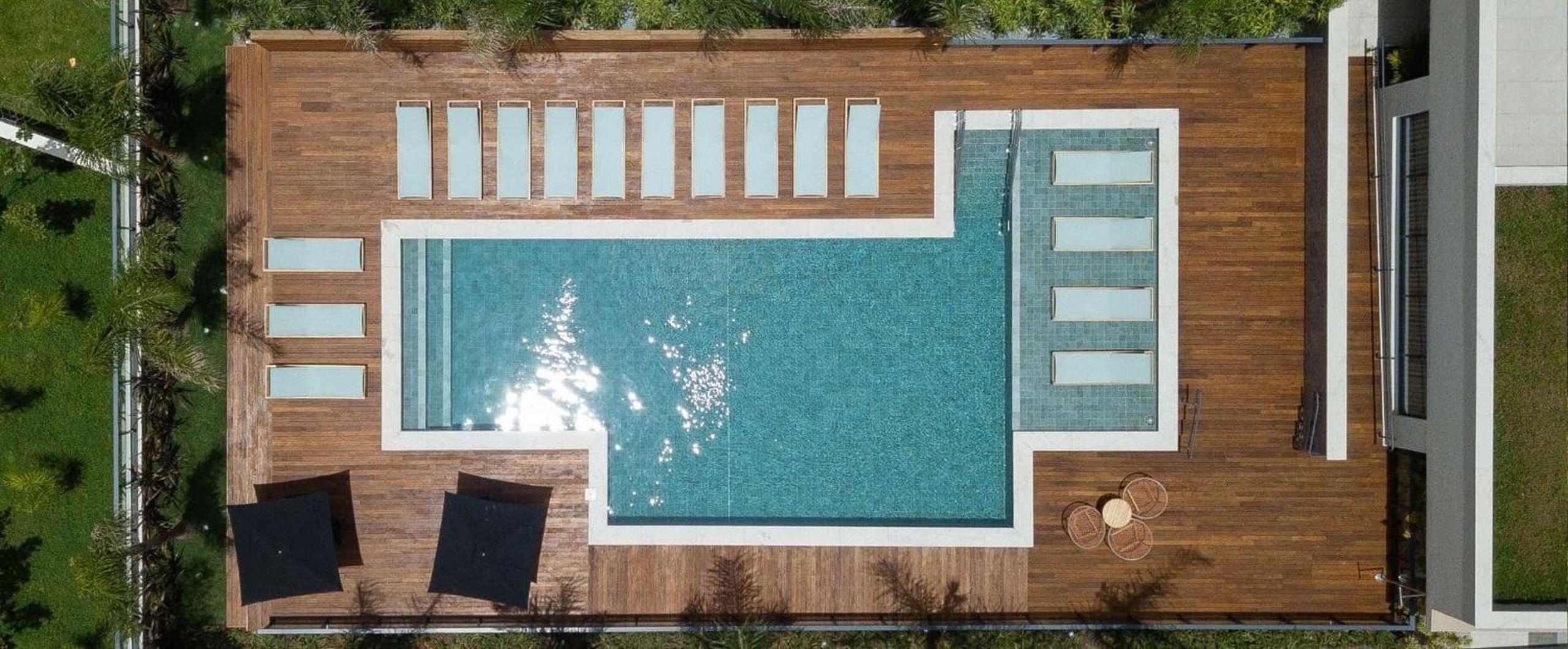 Studio com coworking, piscina e vista da cidade