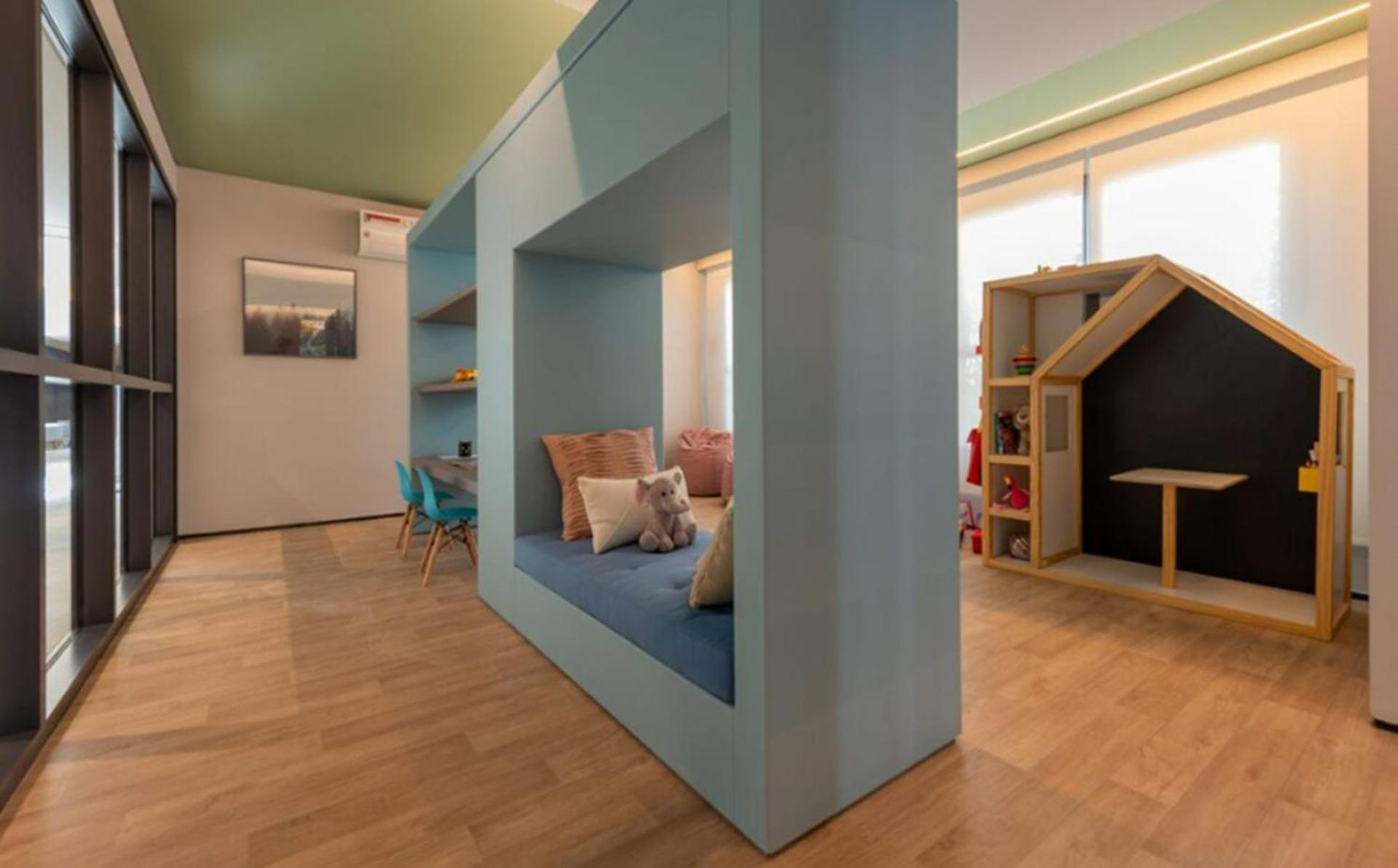 Studio com coworking, piscina e vista da cidade