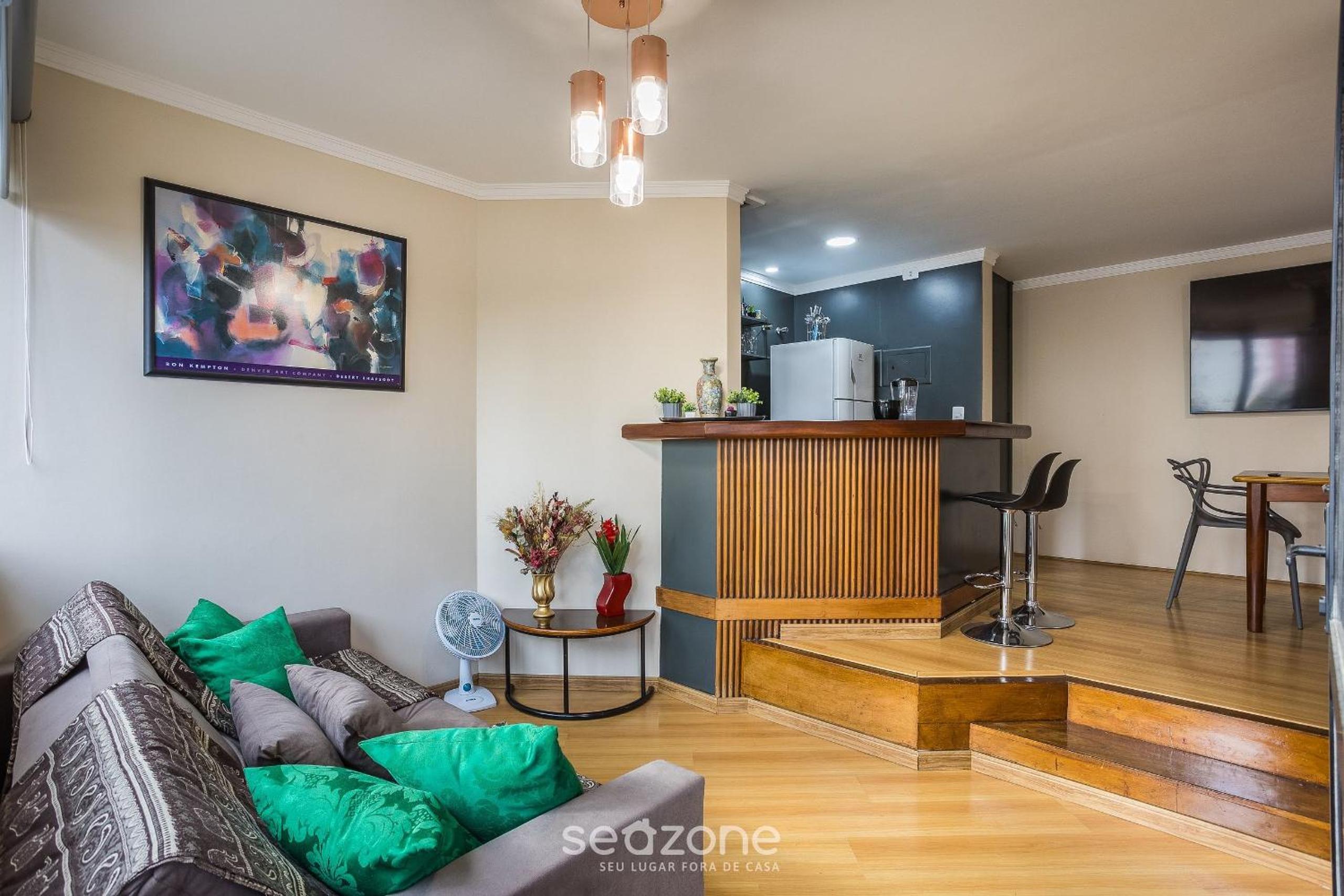 Apt with balcony, near Shopping Morumbi PPE0302