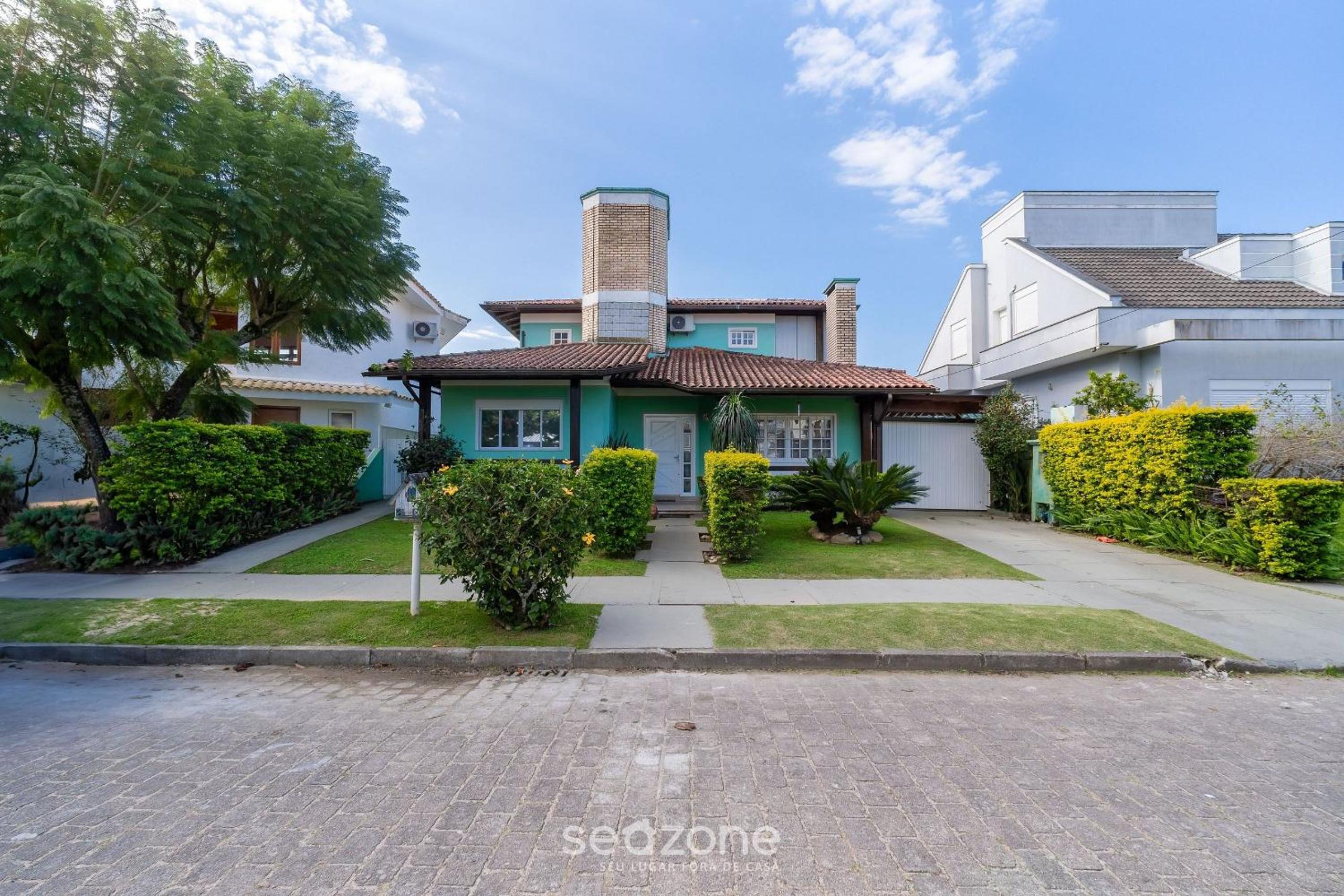 Duplex w/pool 800m from the beach in Jurerê DME025