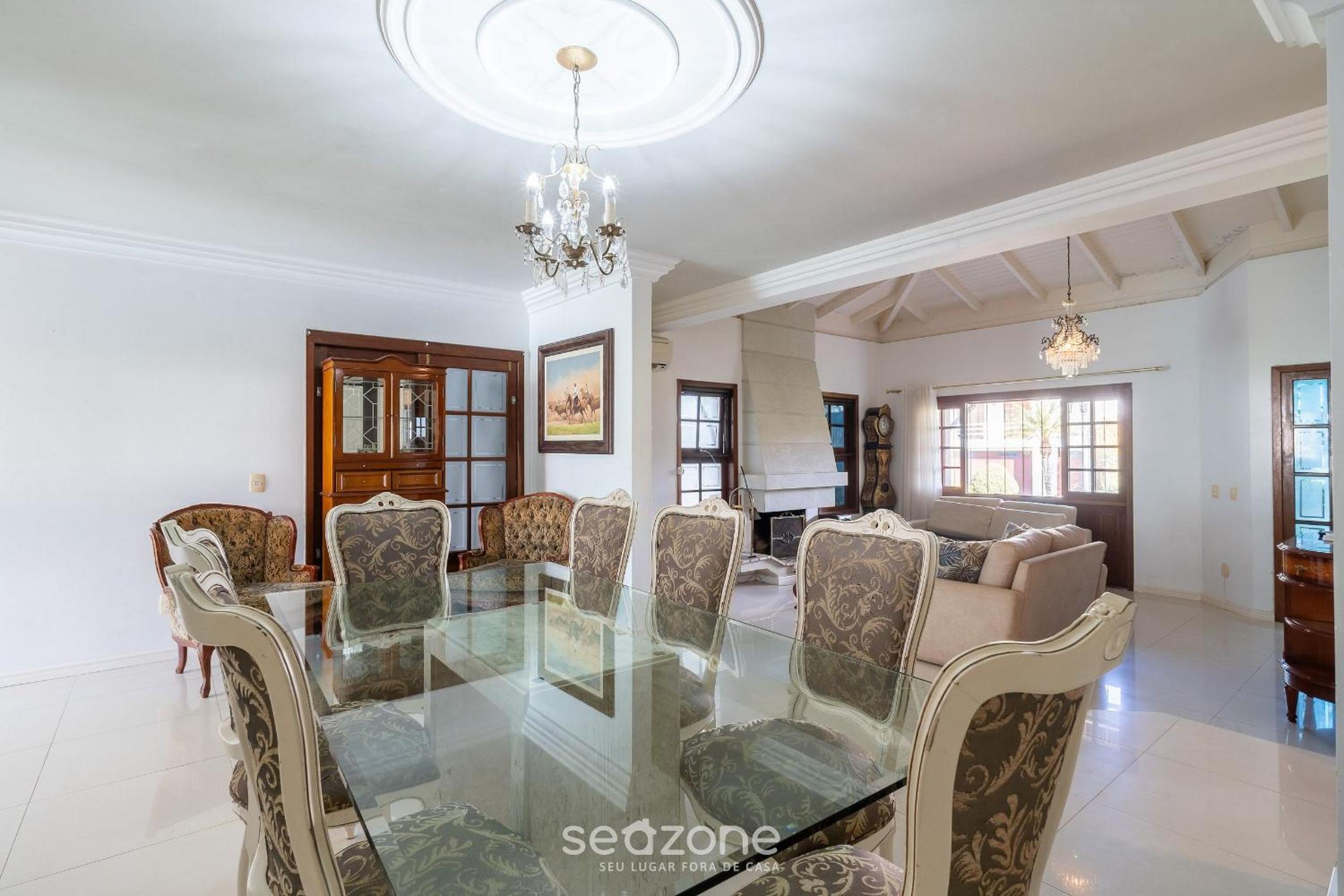 Duplex w/pool 800m from the beach in Jurerê DME025