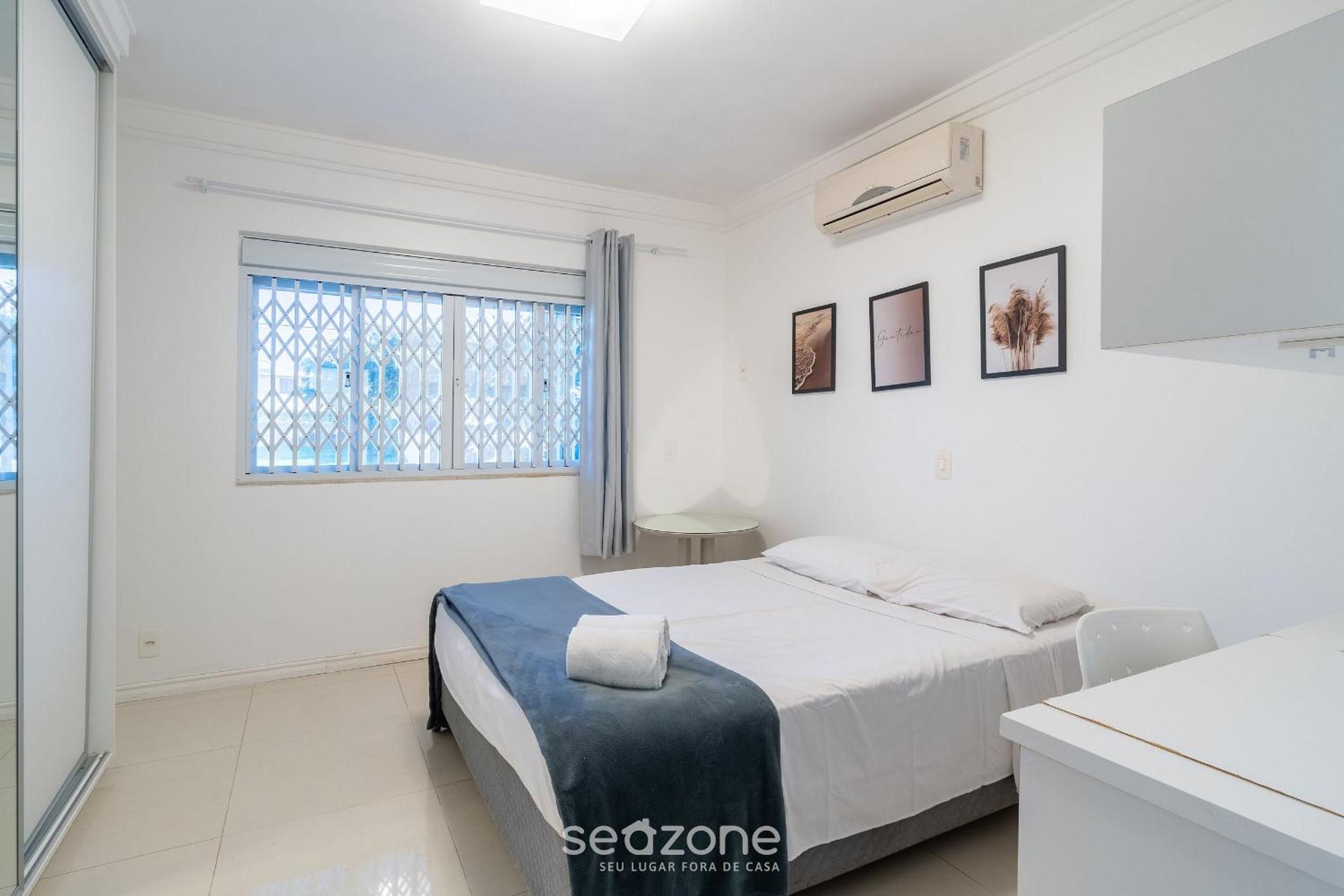 Duplex w/pool 800m from the beach in Jurerê DME025