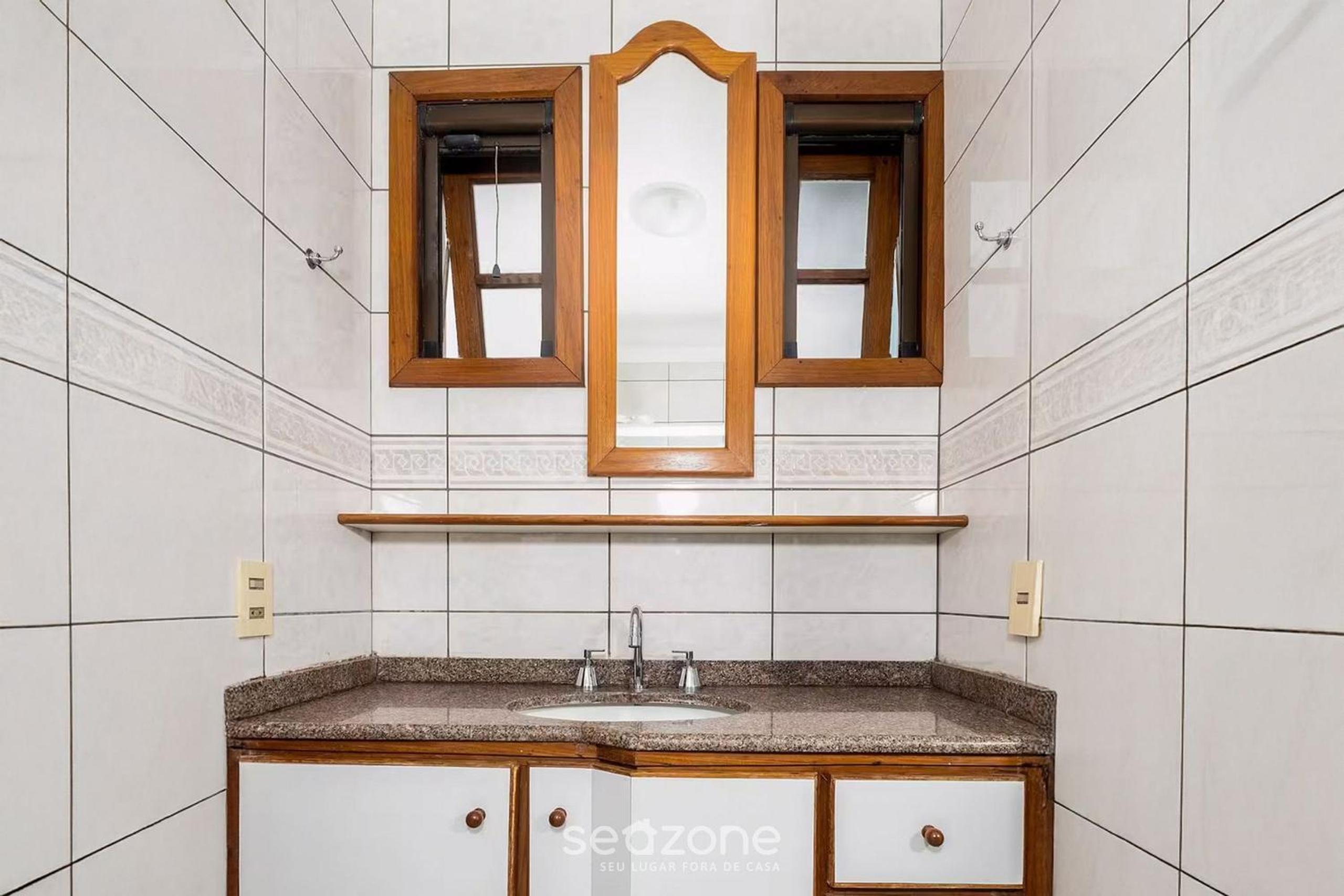 Duplex w/pool 800m from the beach in Jurerê DME025