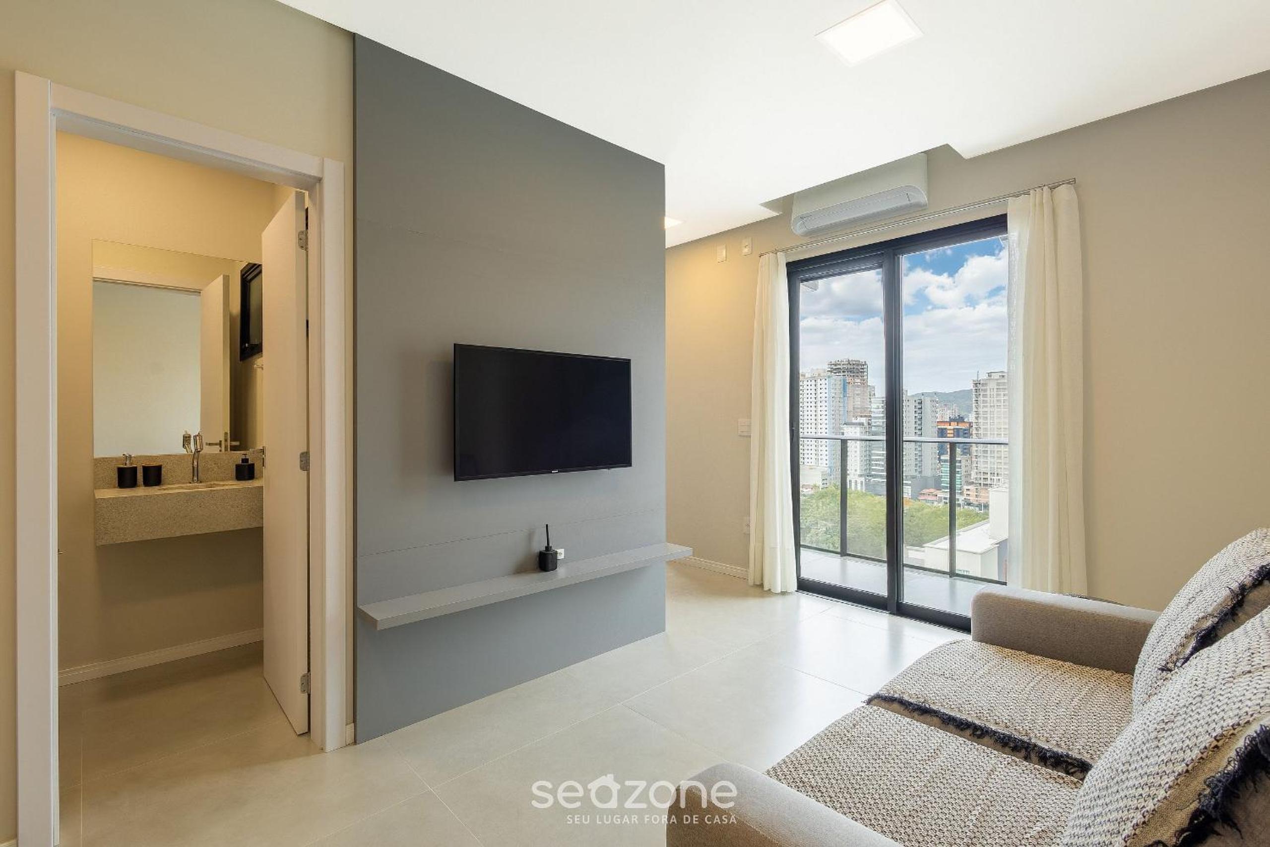 Your exclusive stay just steps from the sea in Meia Praia - FFS!