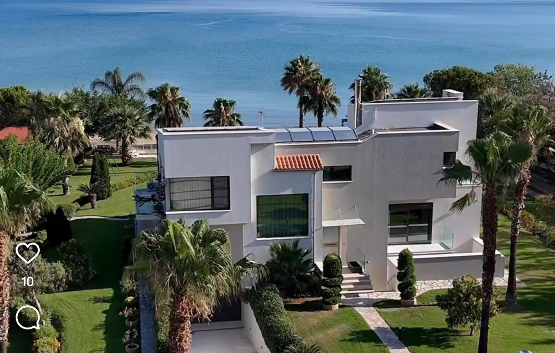 Evia Palm Beach Villa