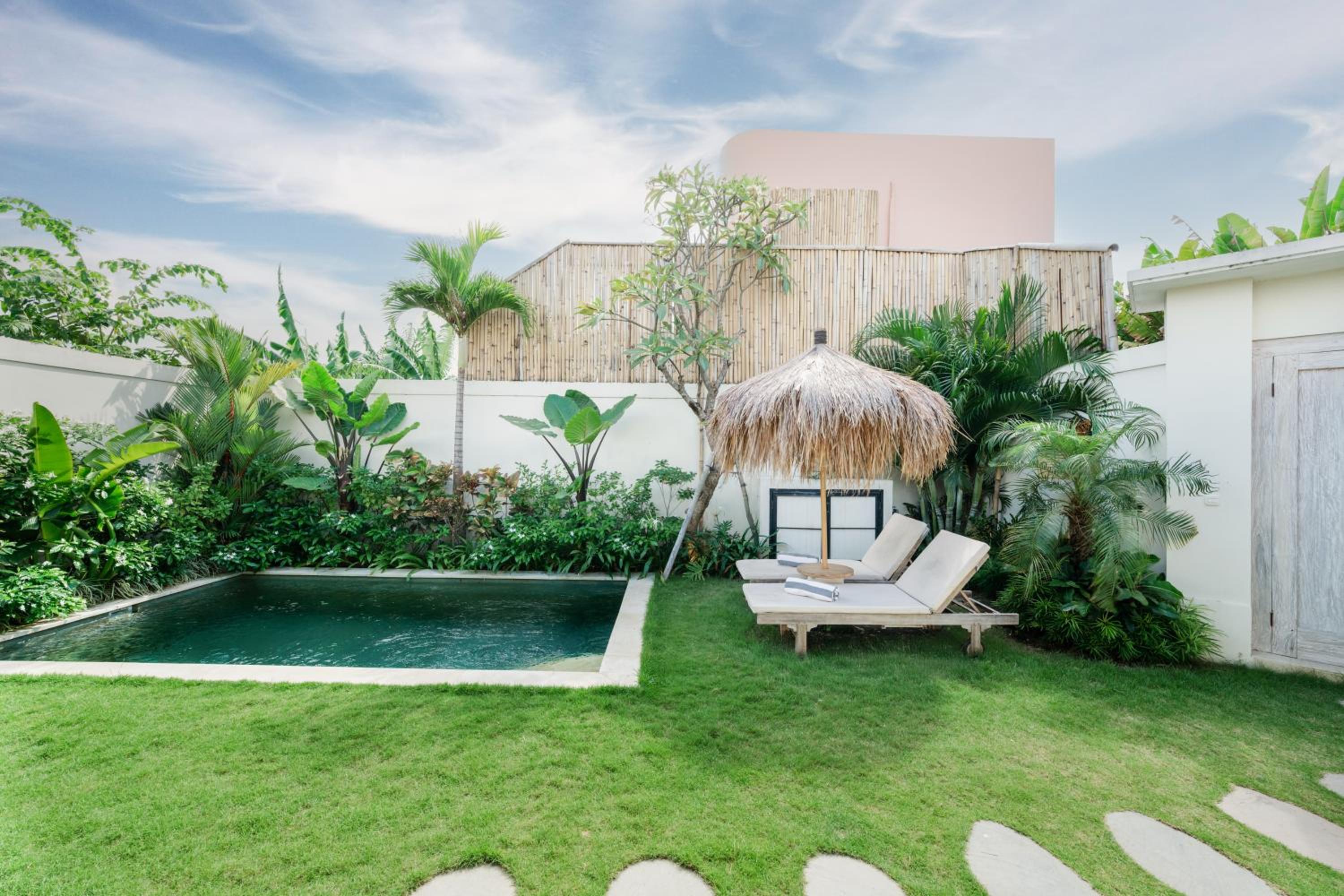 Villa Anna Lou 1BR Boho Escape in Seminyak