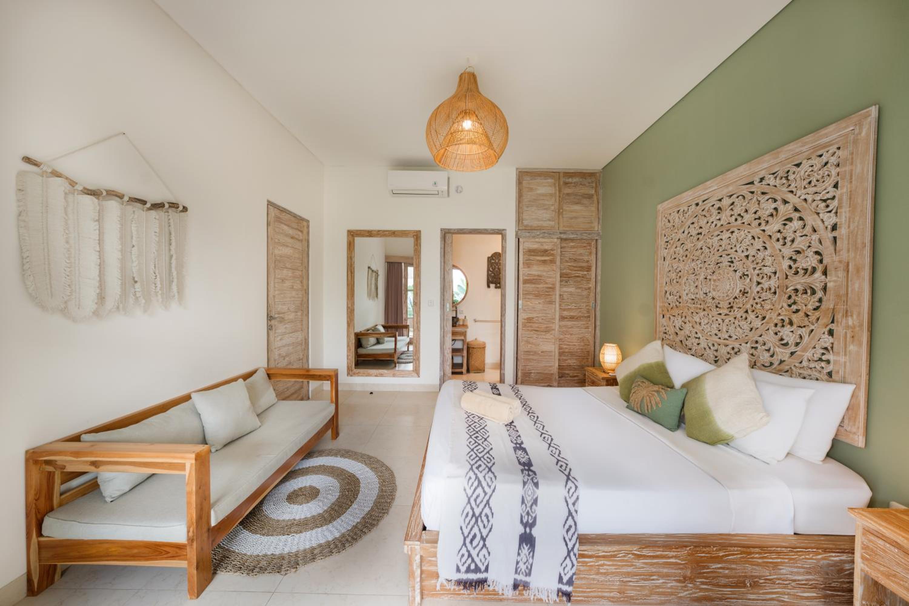 Villa Anna Lou 1BR Boho Escape in Seminyak