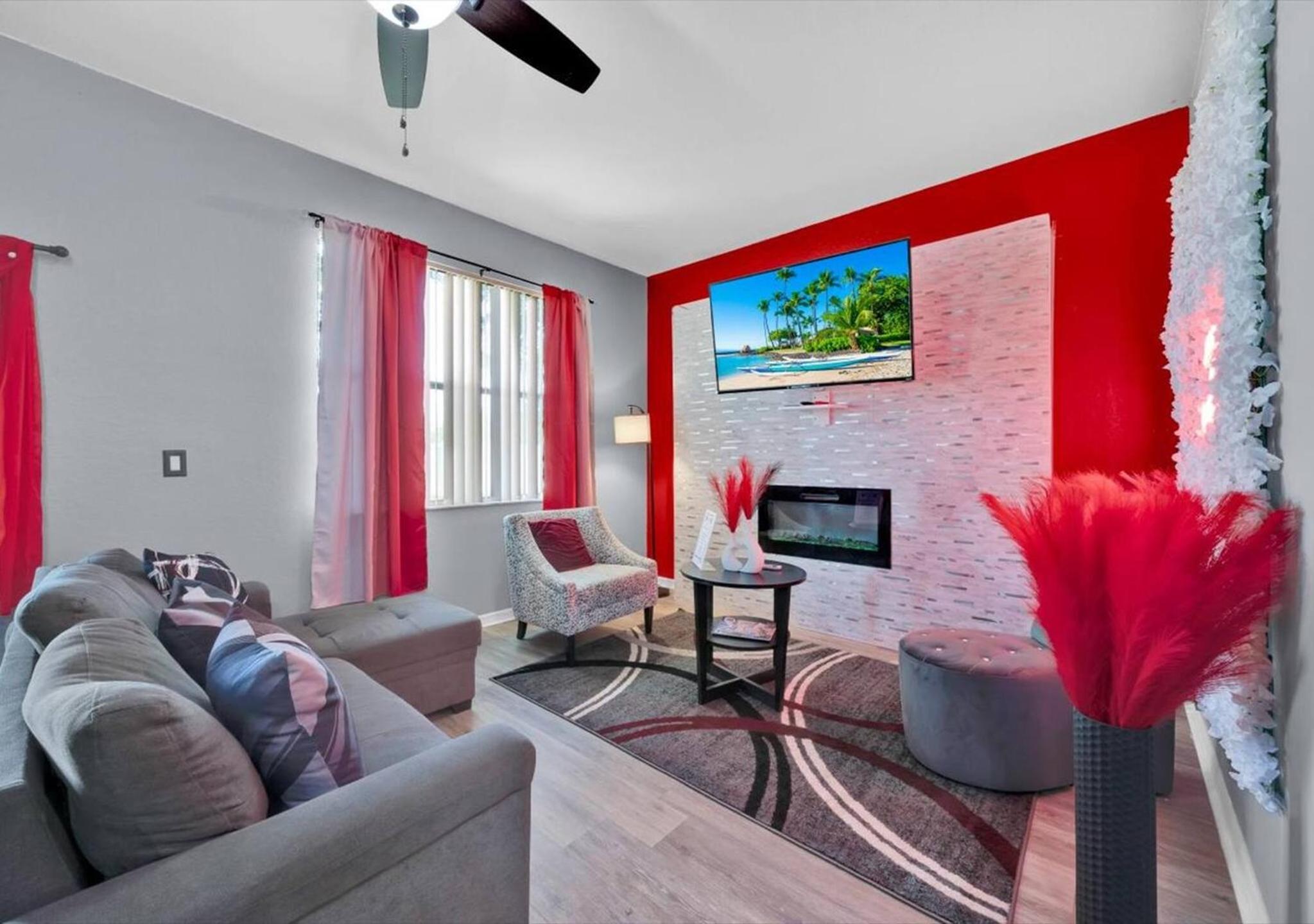 Themed Resort Home 15 min drive to Disney