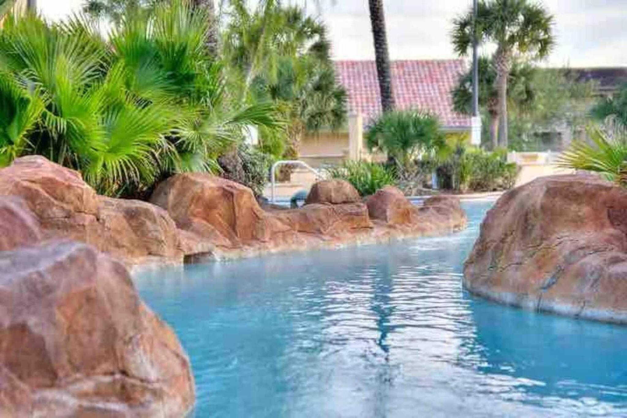 Themed Resort Home 15 min drive to Disney