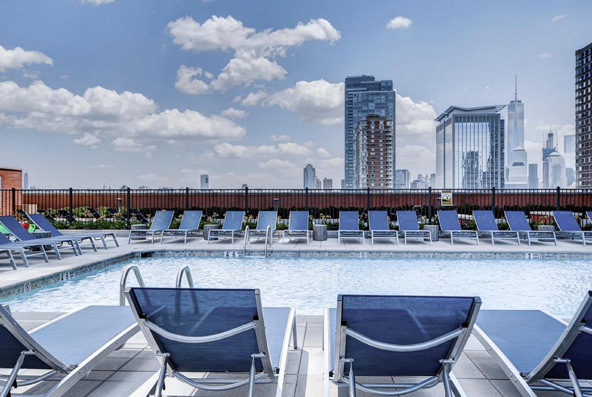 Global Luxury Suites at Newport