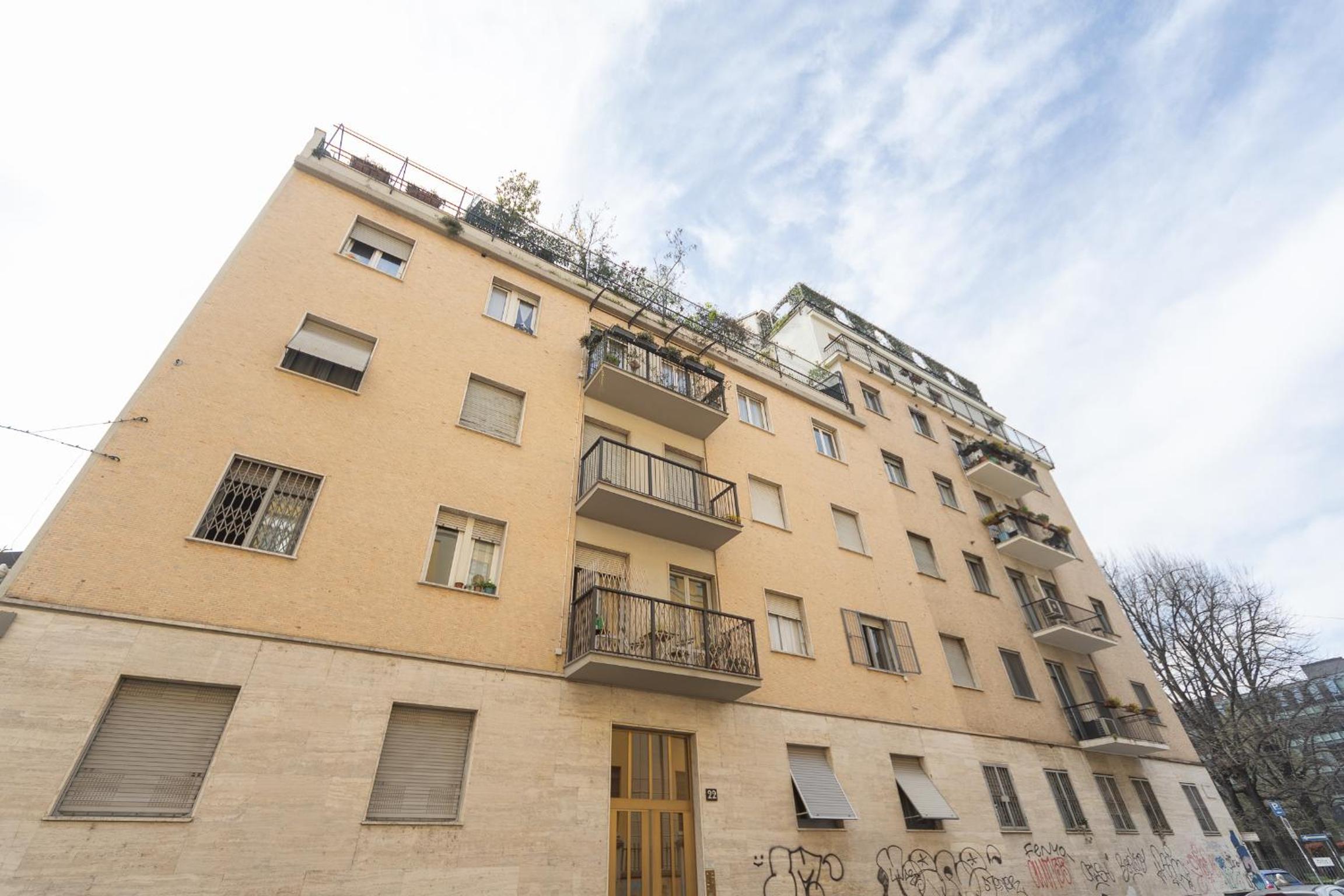 Stylish Porta Romana Apartment with terrace