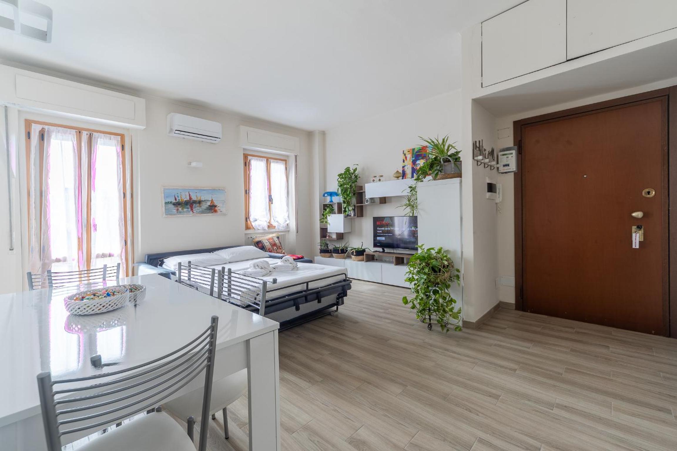 Stylish Porta Romana Apartment with terrace