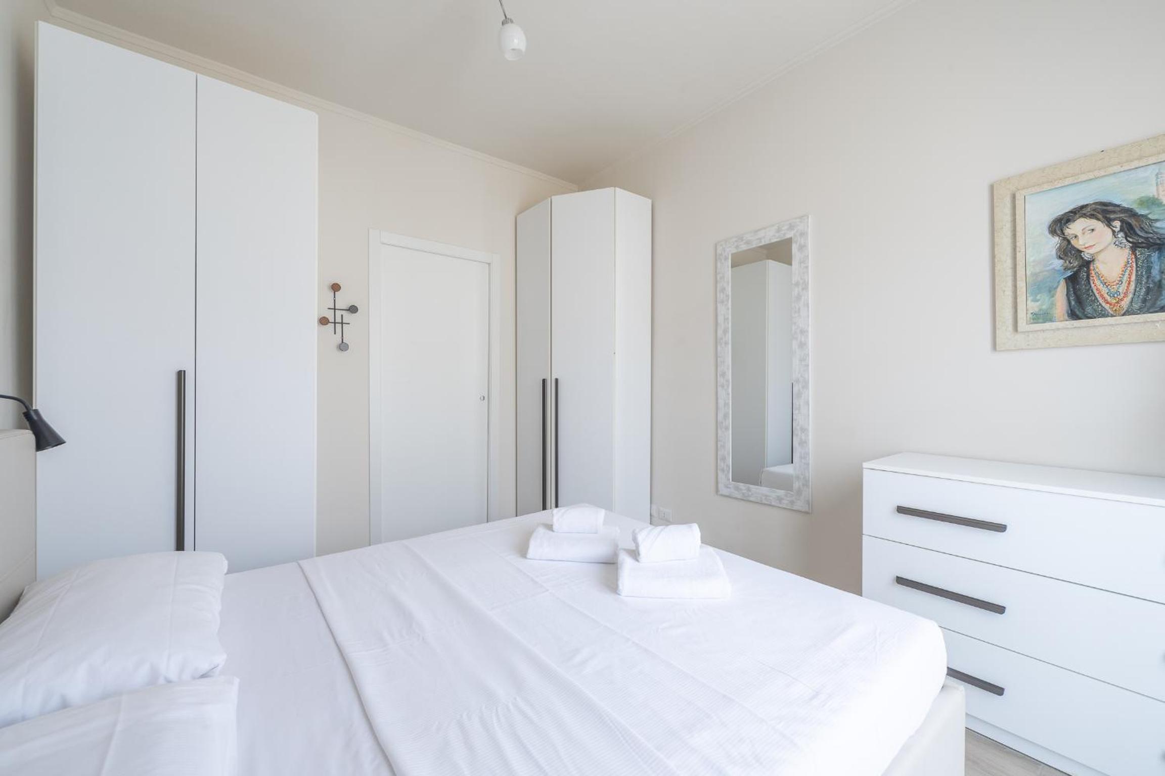 Stylish Porta Romana Apartment with terrace