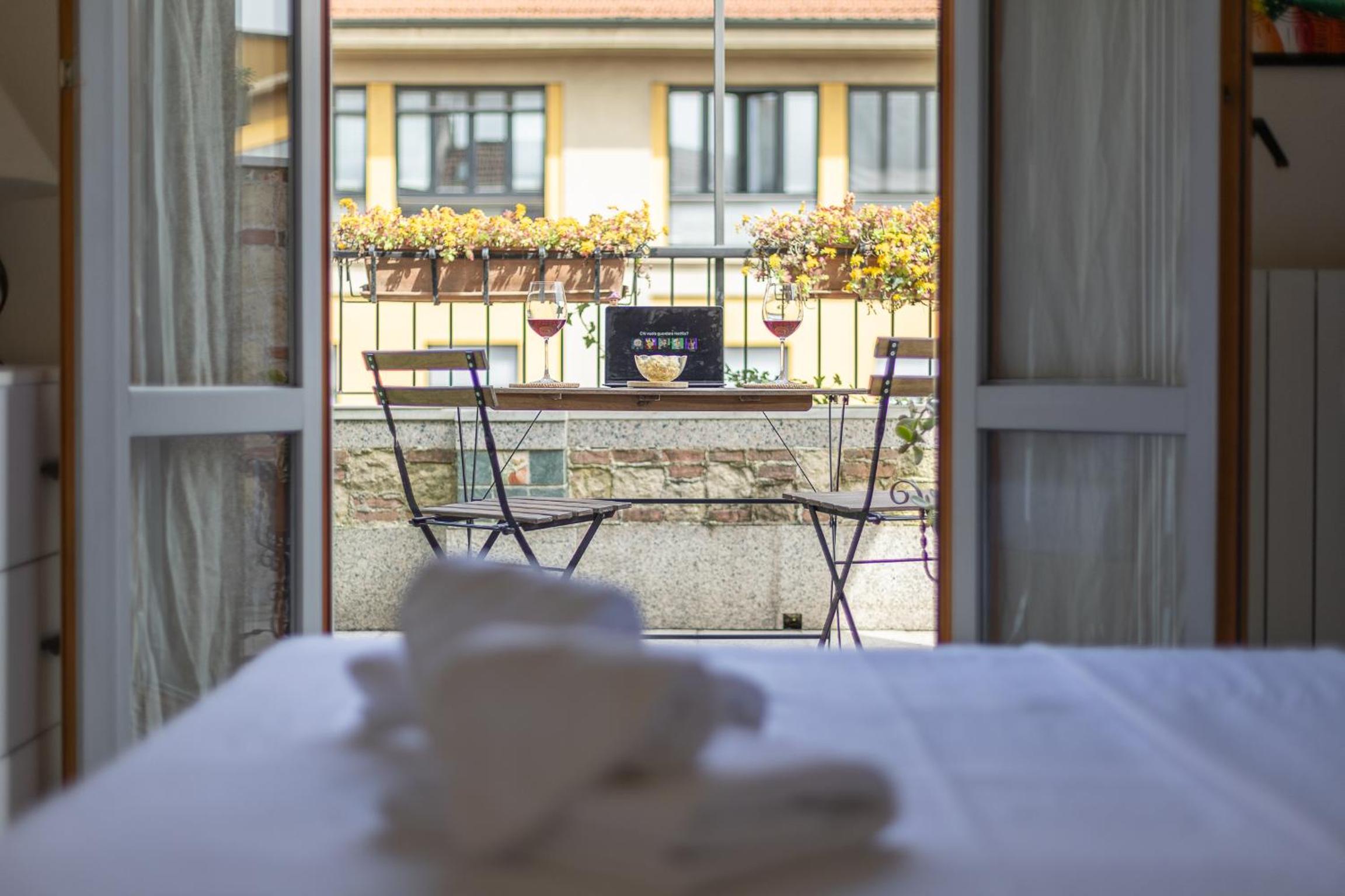 Stylish Porta Romana Apartment with terrace