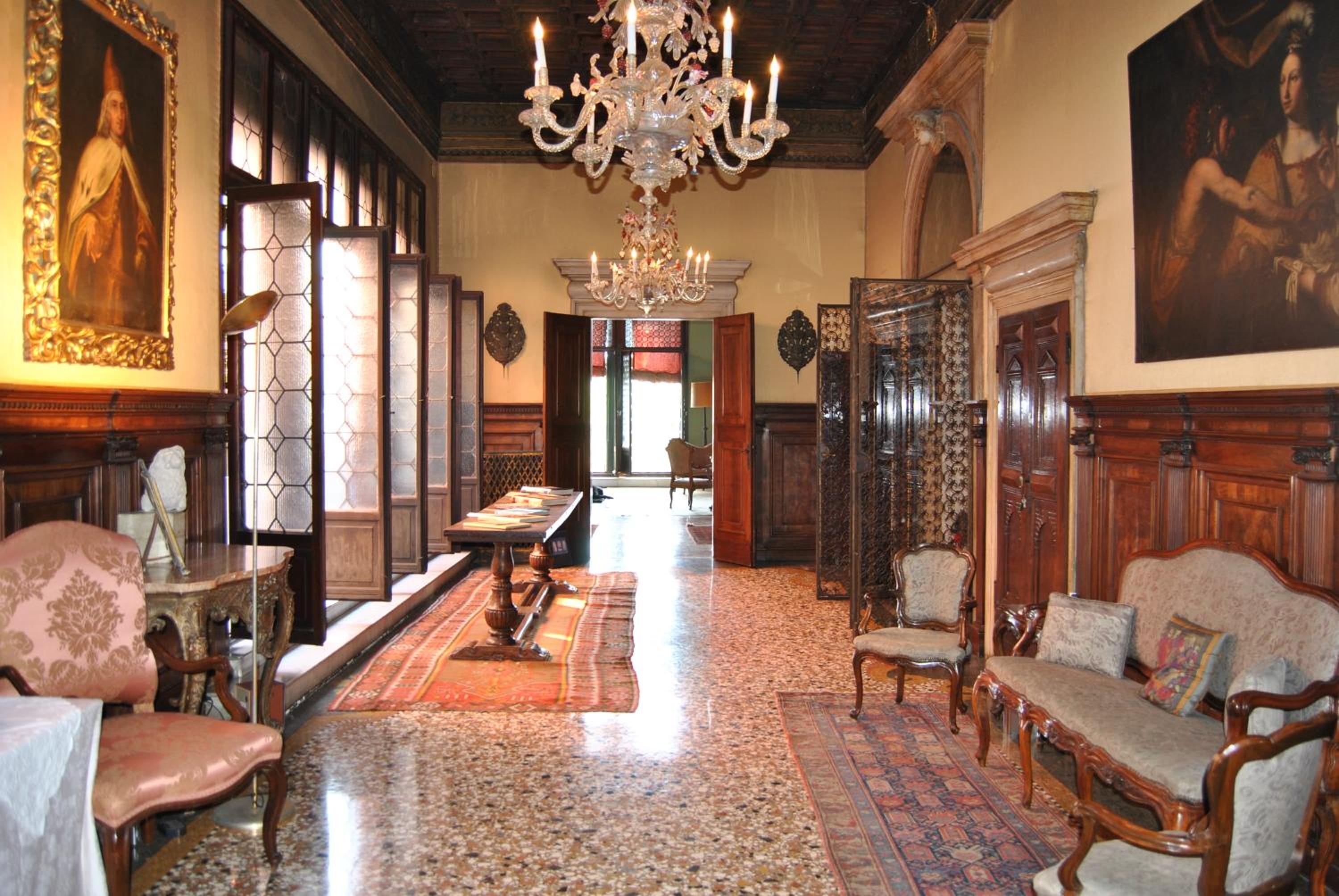 Palazzetto Pisani Grand Canal