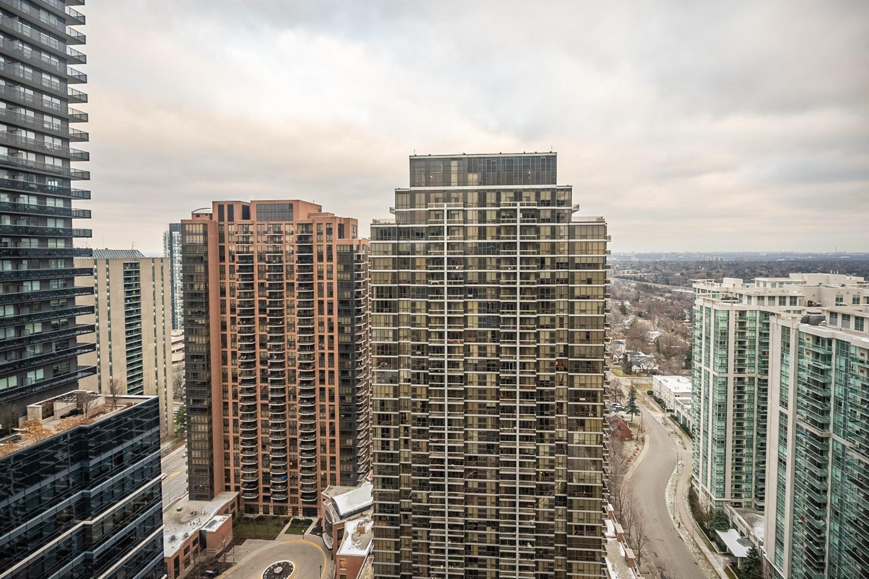2BD 2BR Panoramic View Sheppard Metro Free parking
