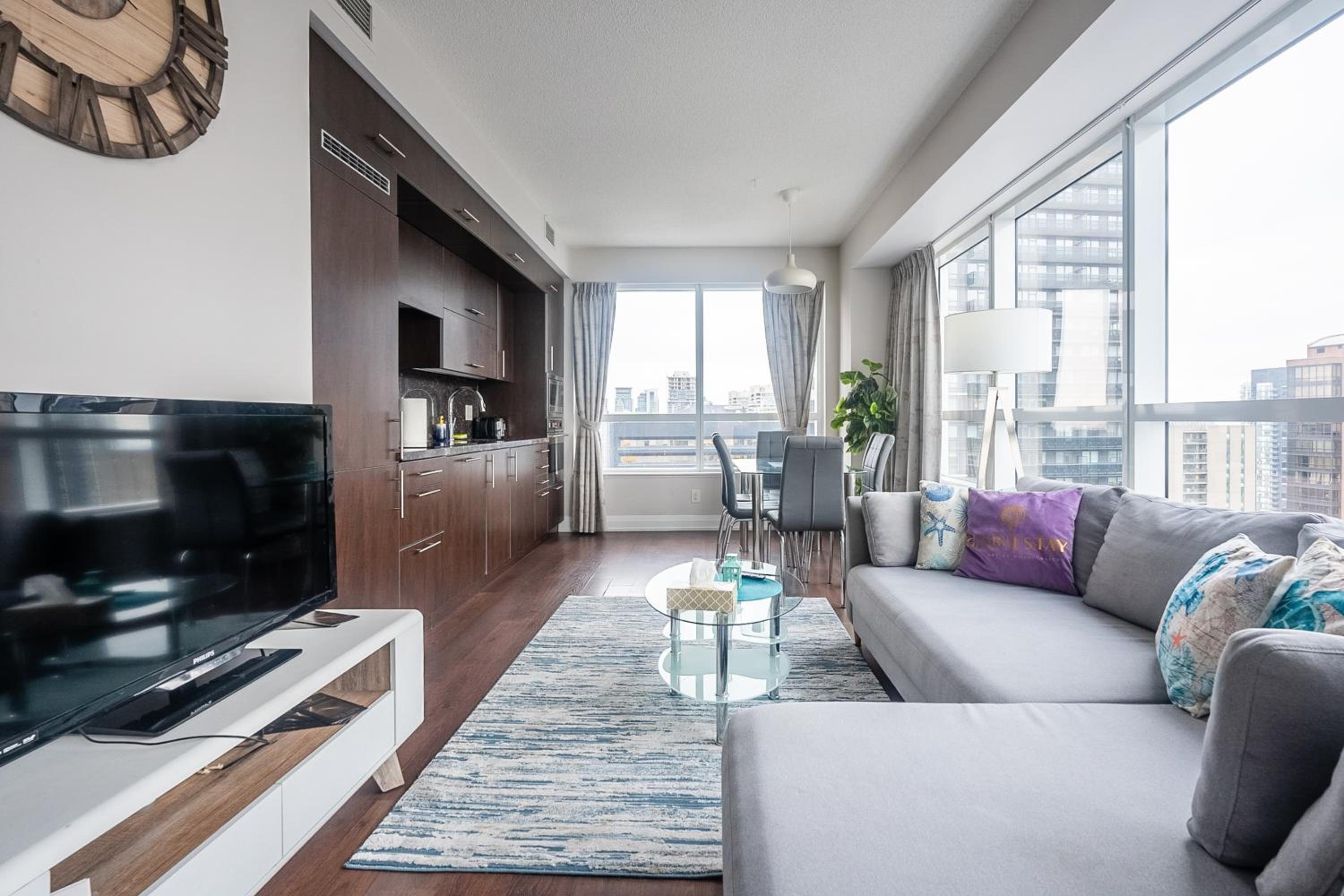 2BD 2BR Panoramic View Sheppard Metro Free parking