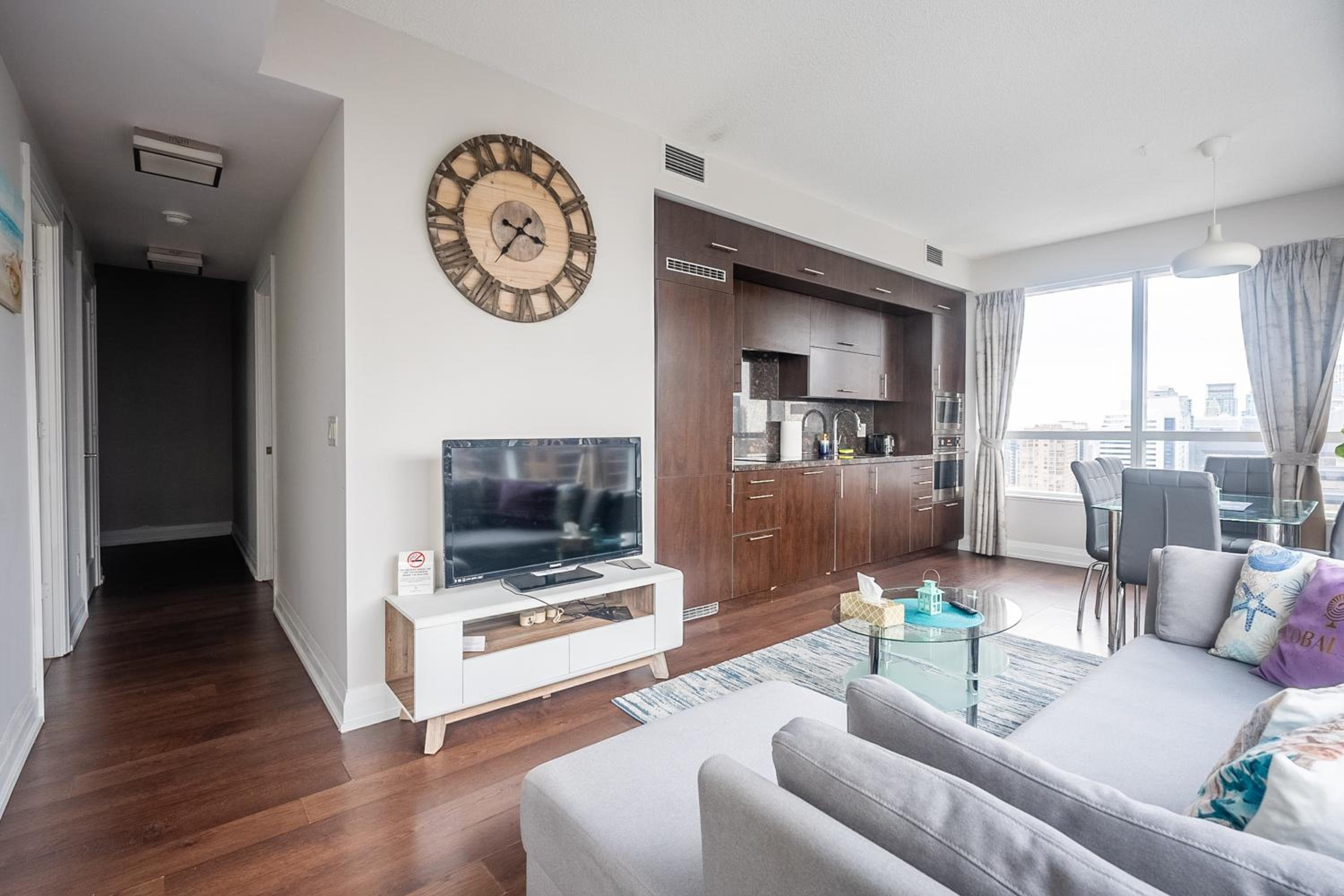 2BD 2BR Panoramic View Sheppard Metro Free parking
