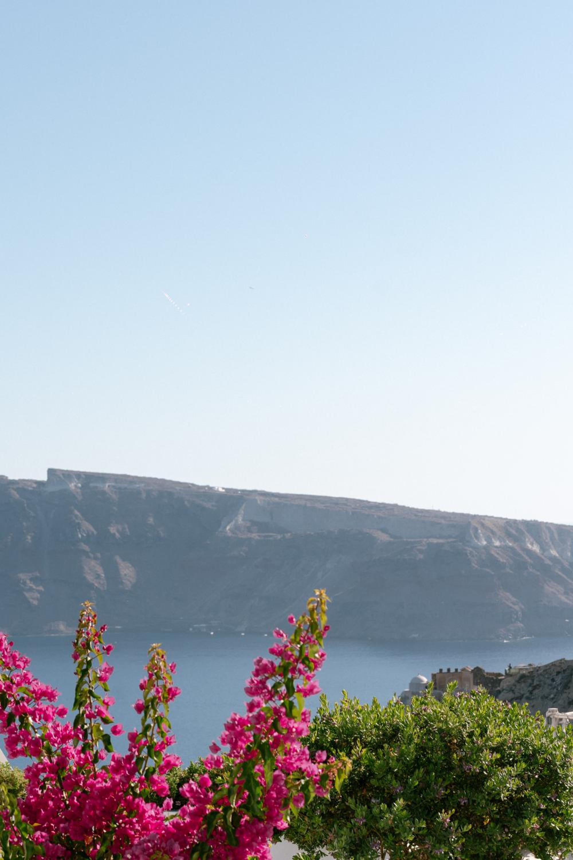 Anemos Caldera Oia