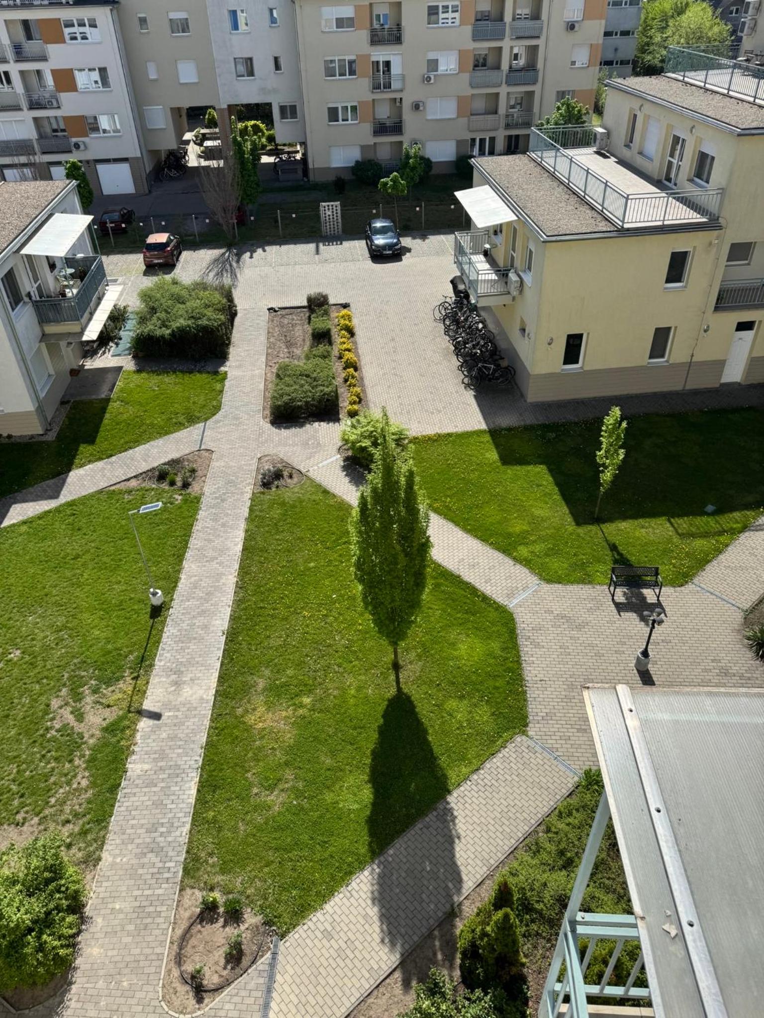Local-Lux Premium Apartment- 2 Bedrooms Balcony -2 Private Parking