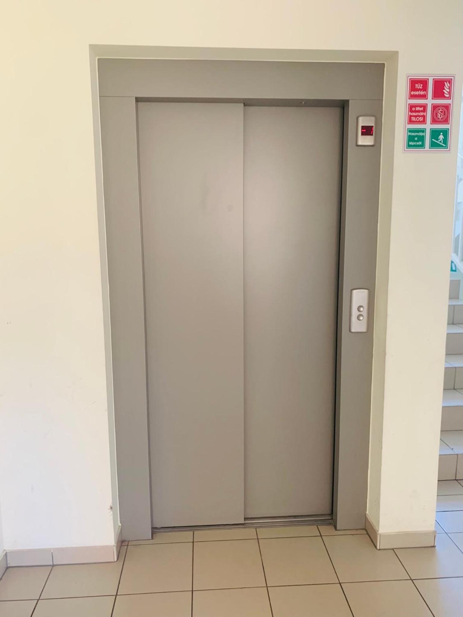 Local-Lux Premium Apartment- 2 Bedrooms Balcony -2 Private Parking