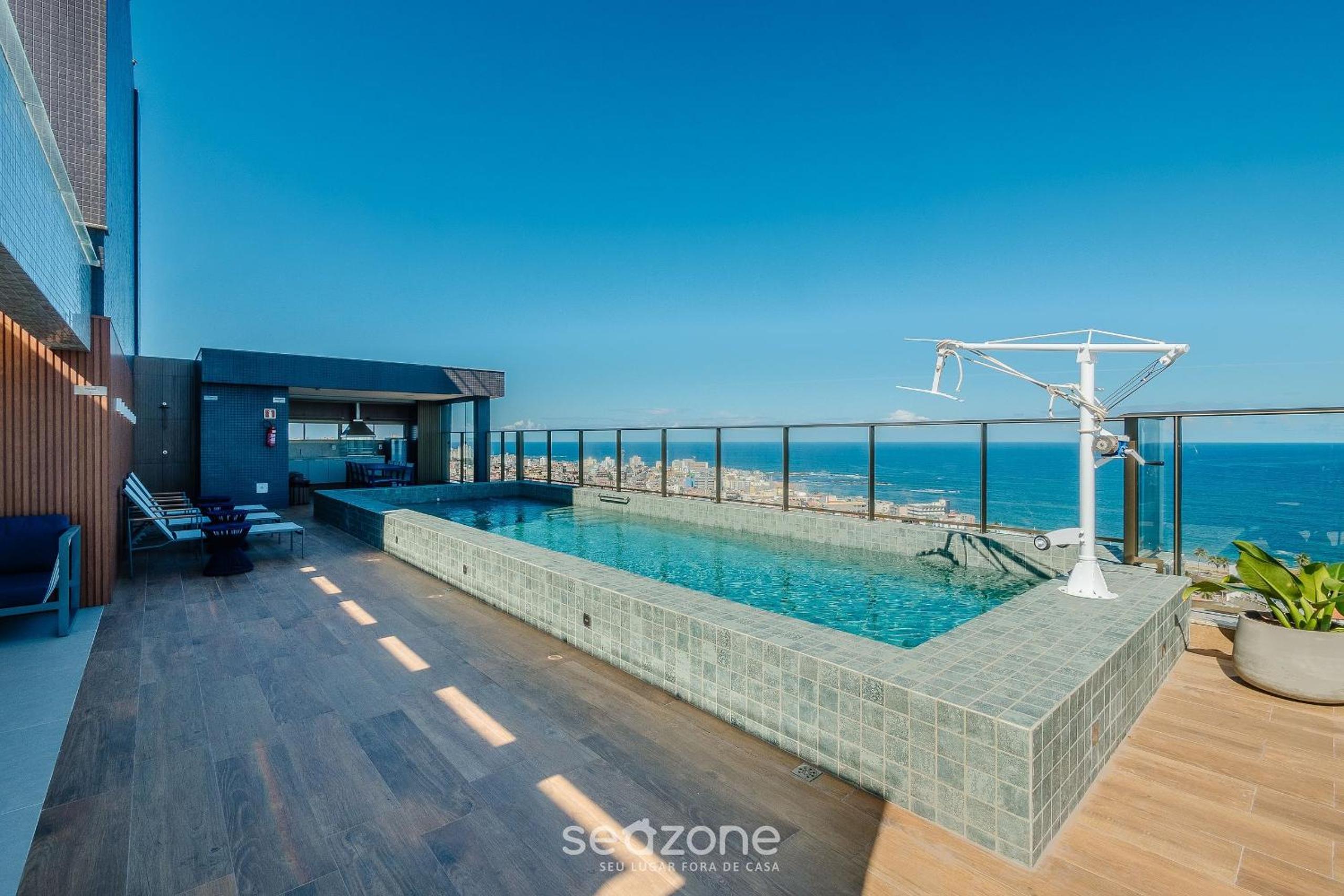 Apartments in a building with a pool 800m from the beach in Salvador - EDF