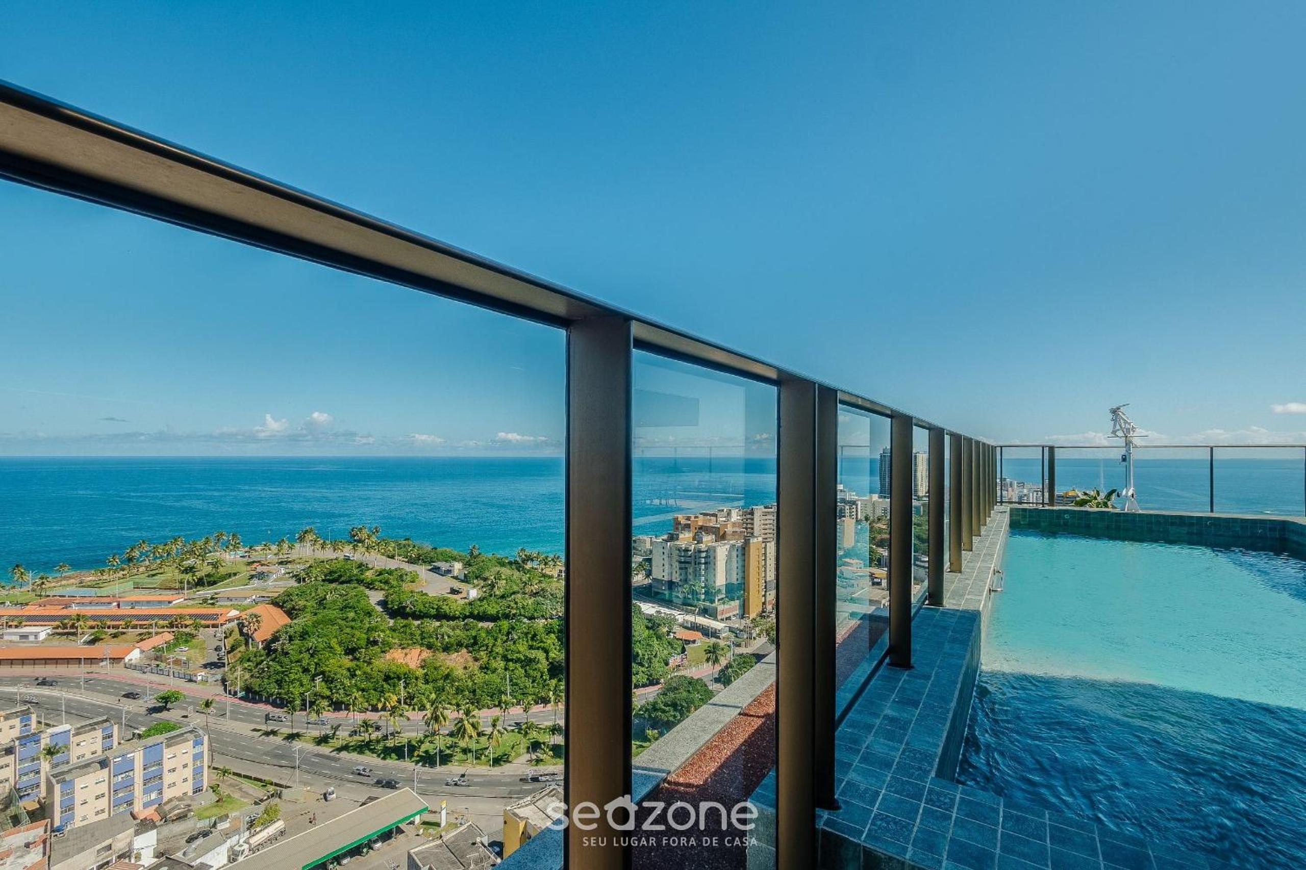 Apartments in a building with a pool 800m from the beach in Salvador - EDF