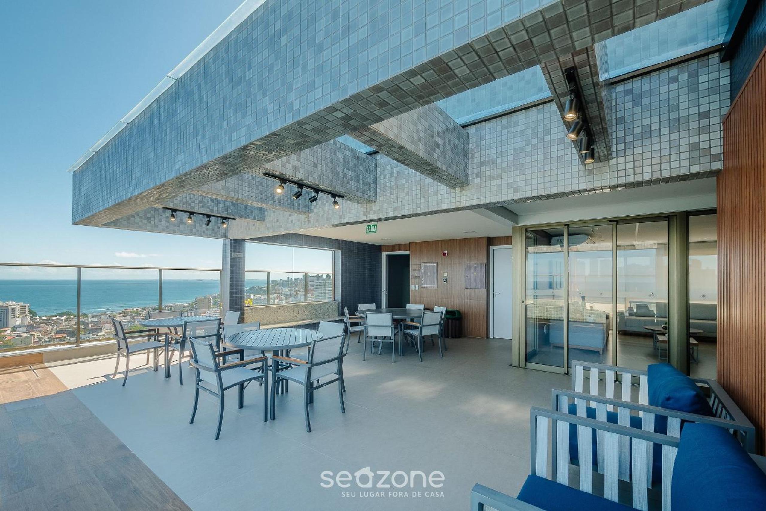 Apartments in a building with a pool 800m from the beach in Salvador - EDF