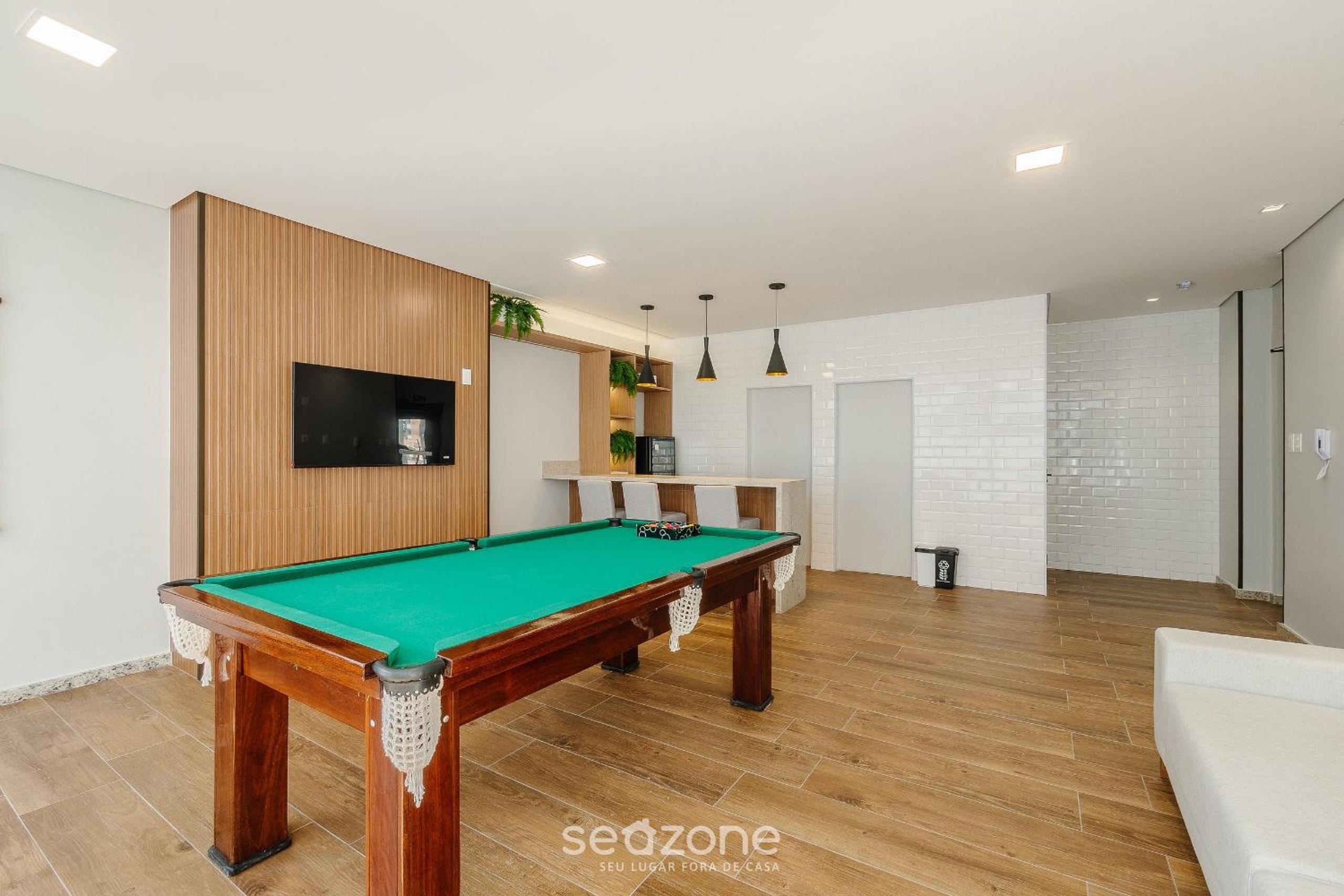 Apartments in a building with a pool 800m from the beach in Salvador - EDF