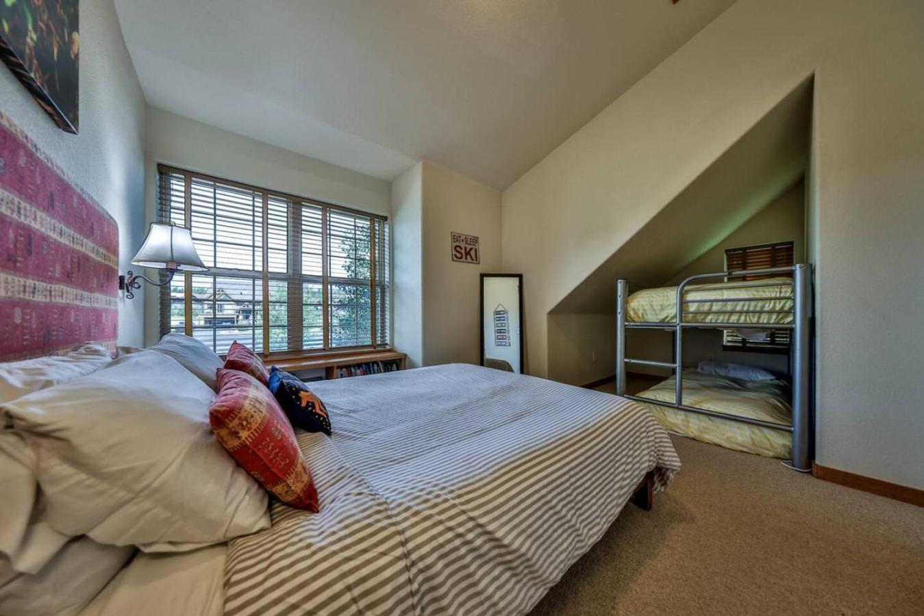 Mountain Bliss 3 BR Retreat With Views and Hot Tub