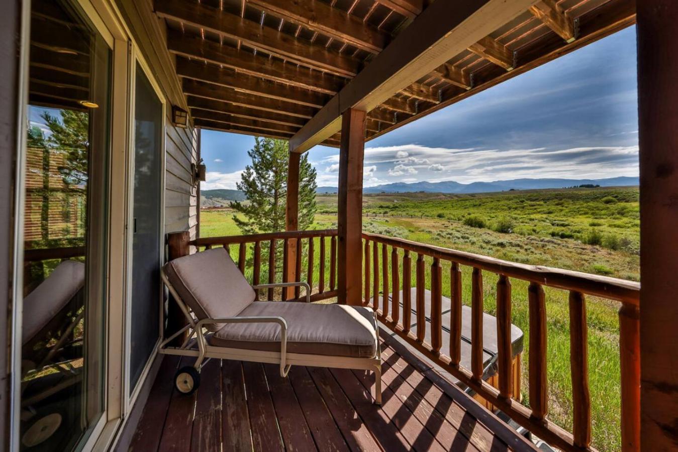Mountain Bliss 3 BR Retreat With Views and Hot Tub