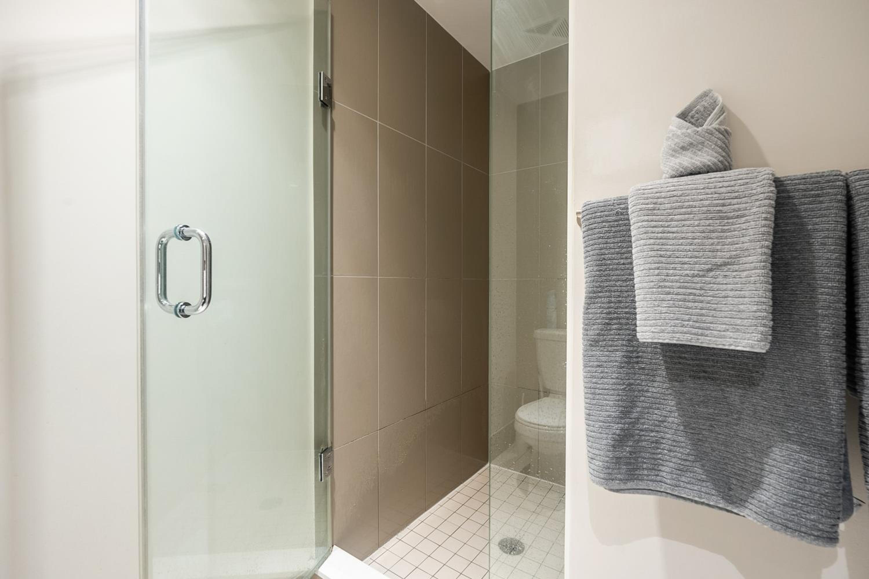 Elegance In peonies 23 Floor 1Br Free parking