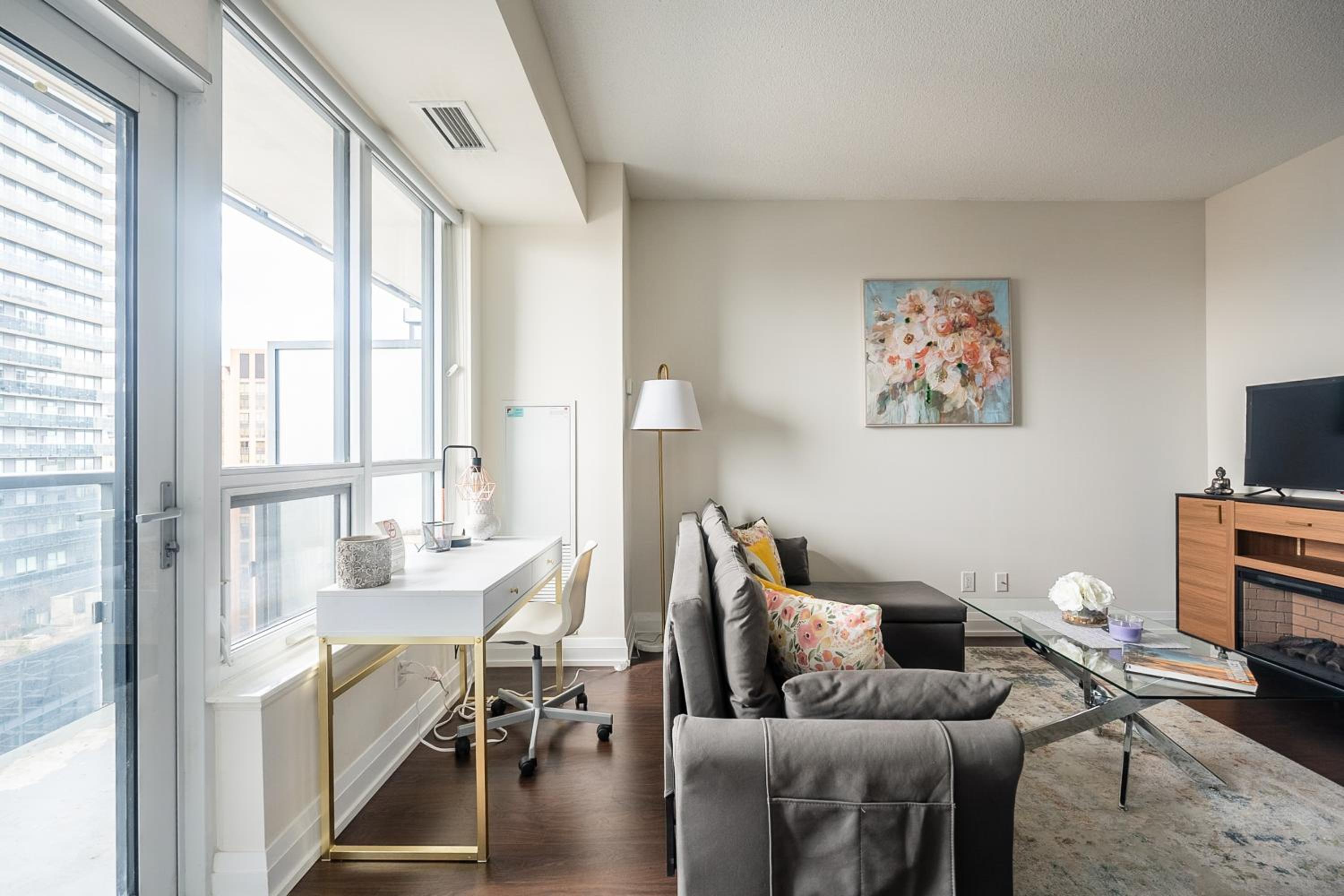 Elegance In peonies 23 Floor 1Br Free parking