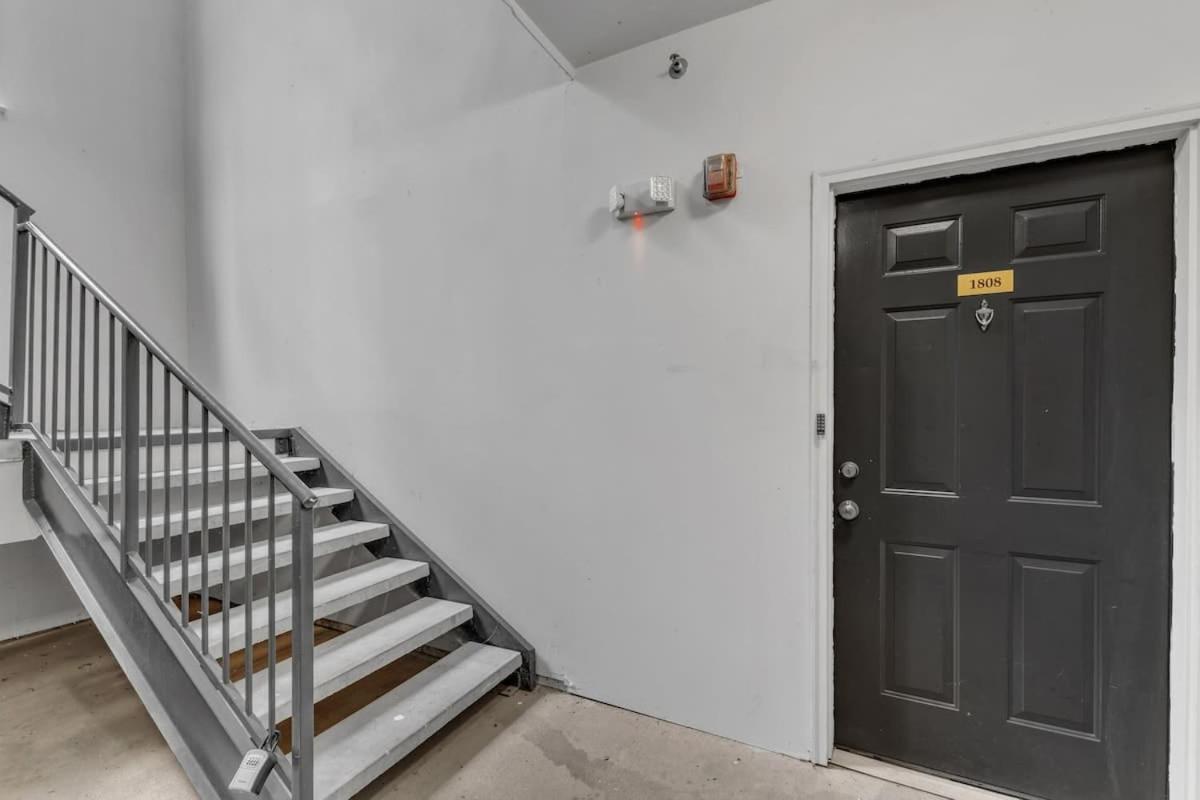 Upscale King 2BR Suite Mins to Downtown Raleigh