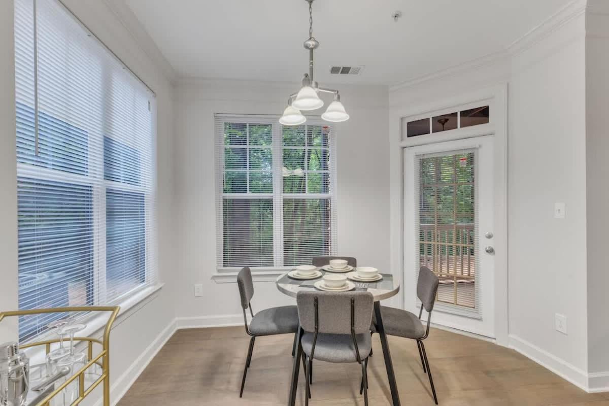 Upscale King 2BR Suite Mins to Downtown Raleigh