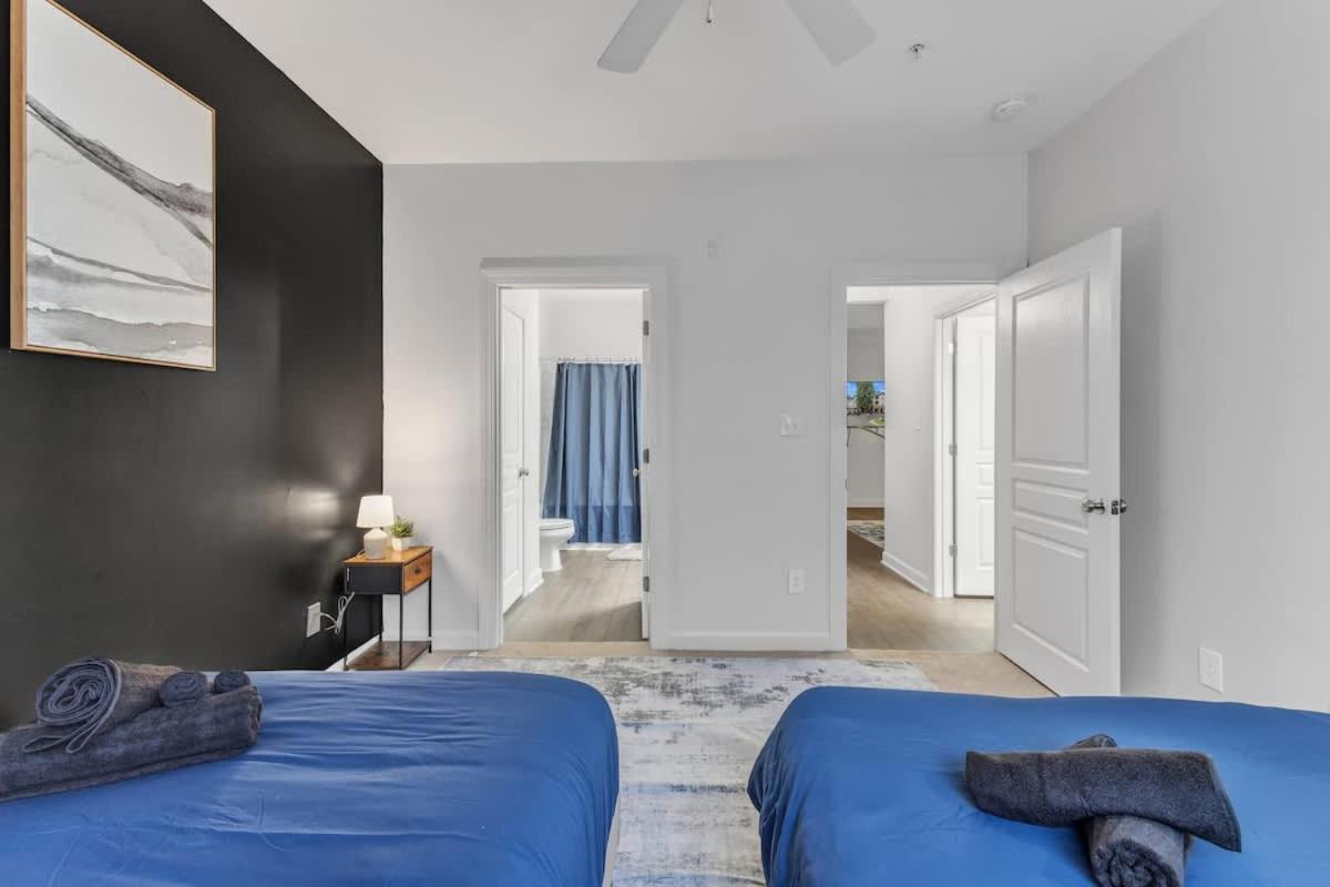 Upscale King 2BR Suite Mins to Downtown Raleigh