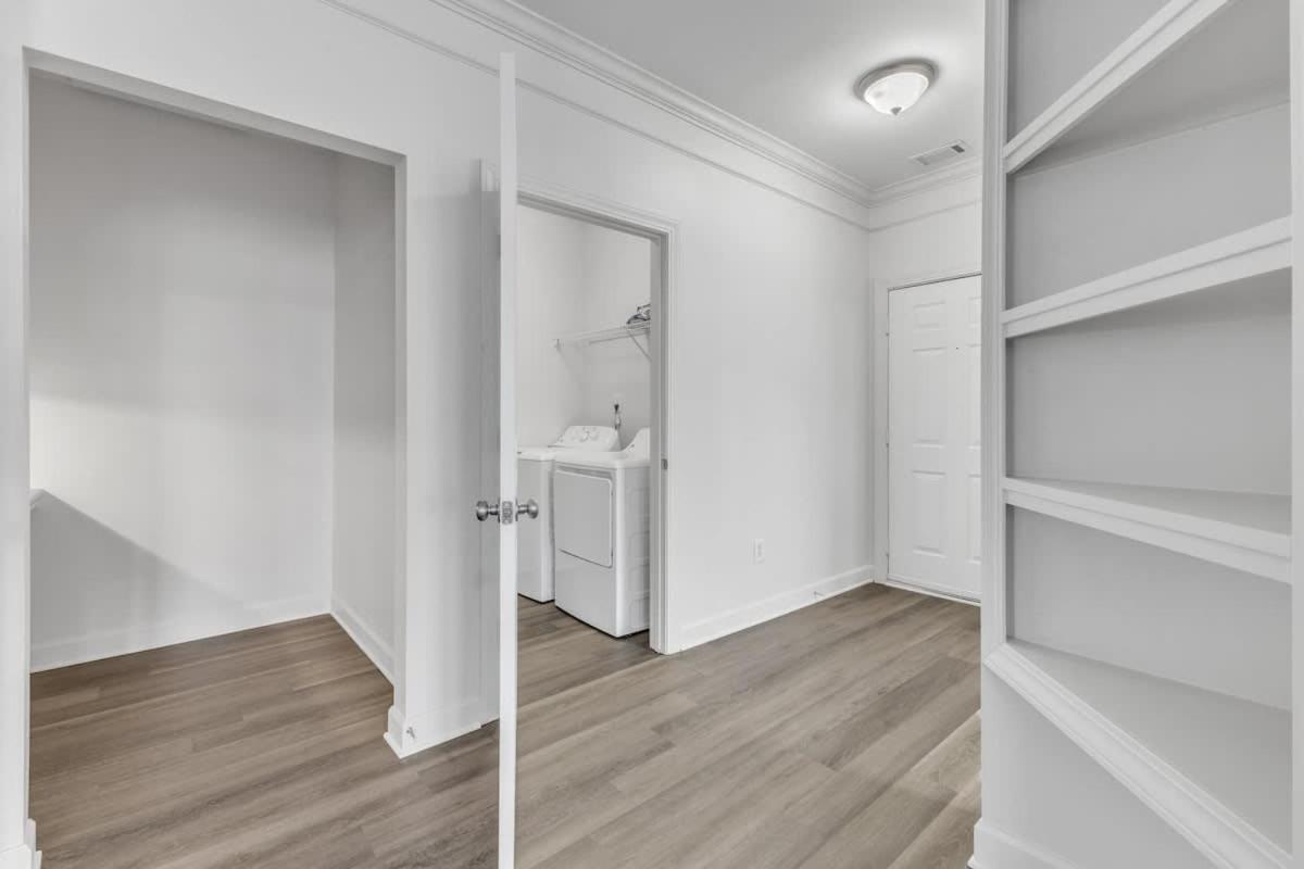 Upscale King 3BR Suite Mins to Downtown Raleigh
