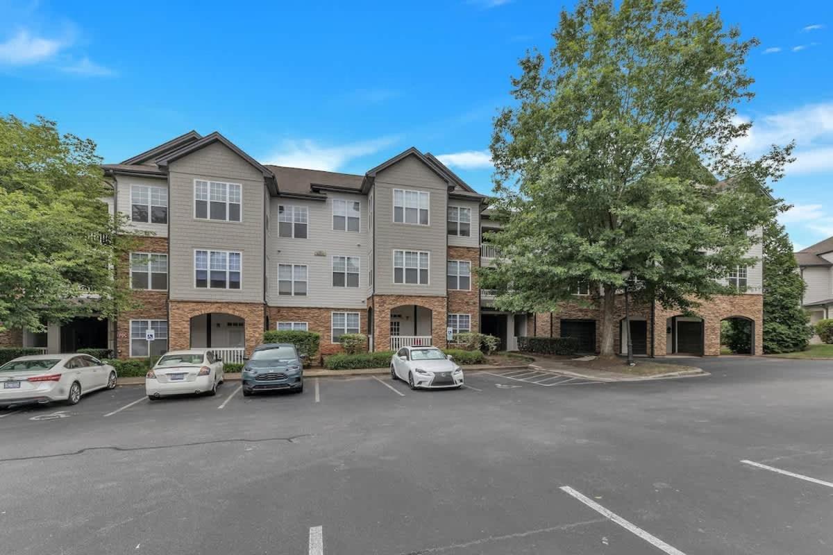 Upscale King 3BR Suite Mins to Downtown Raleigh
