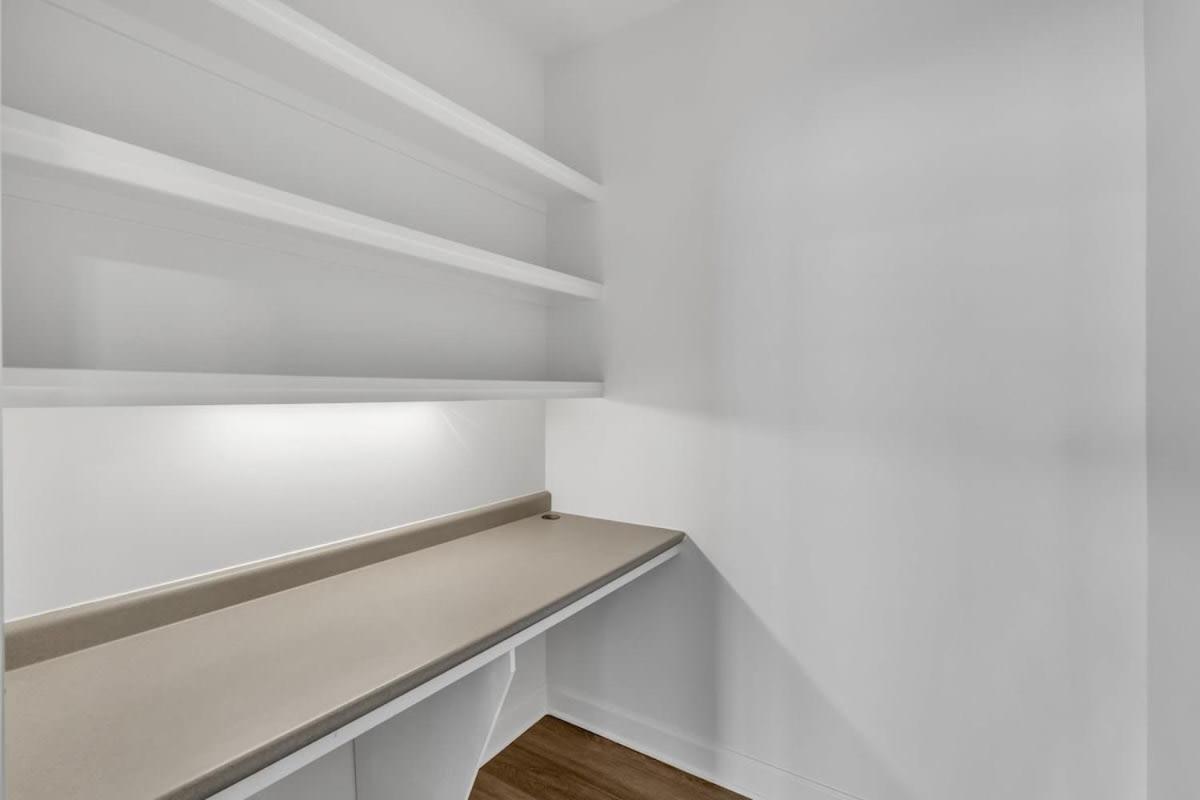 Upscale King 3BR Suite Mins to Downtown Raleigh