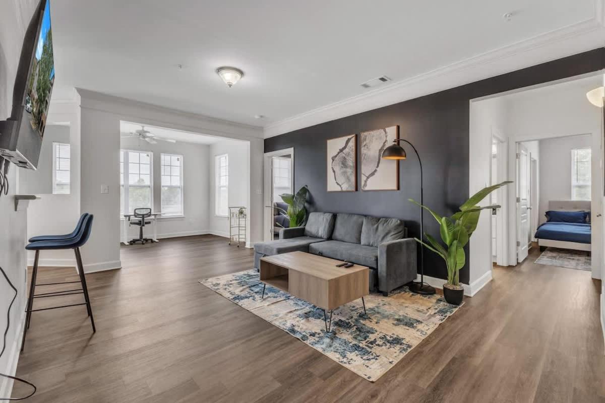 Upscale King 3BR Suite Mins to Downtown Raleigh